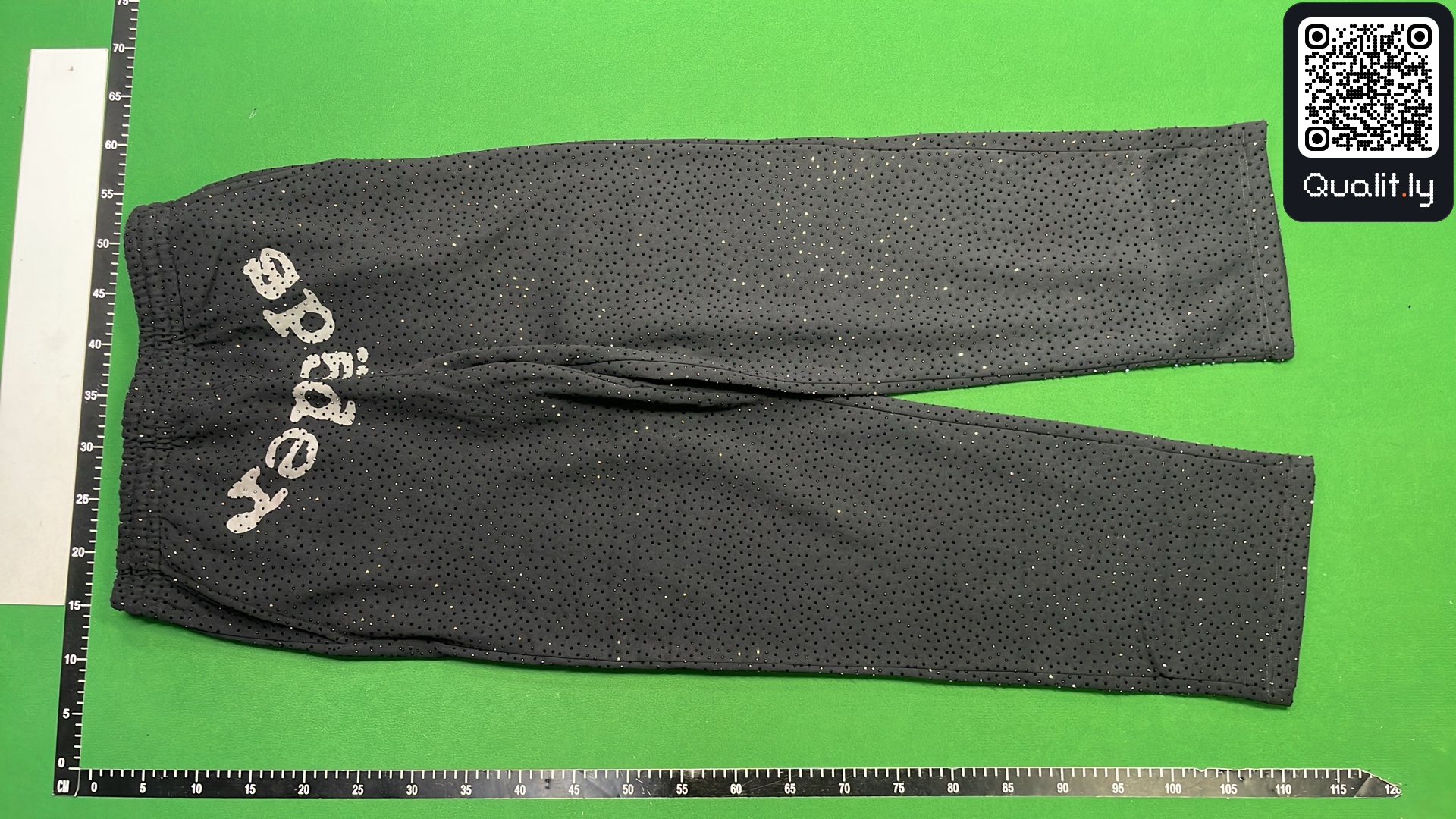 Pants QC photo 2 of 20