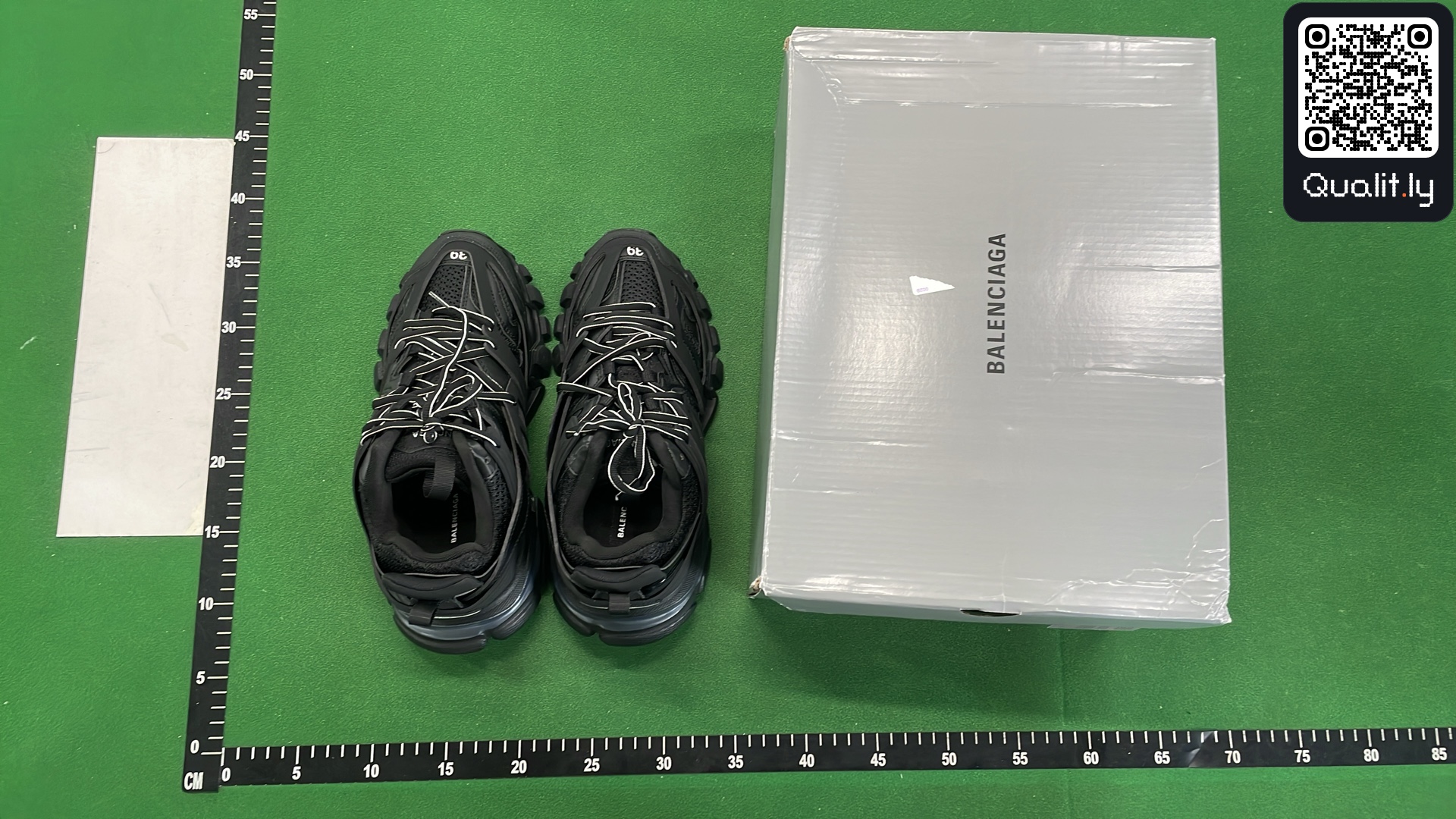 Foto QC 1 di 122