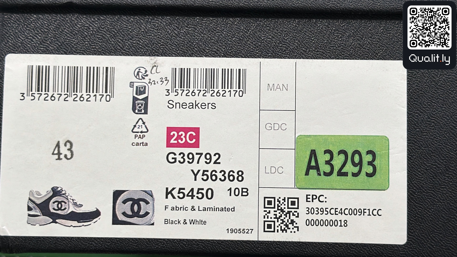 Sneakers QC photo 2 of 12