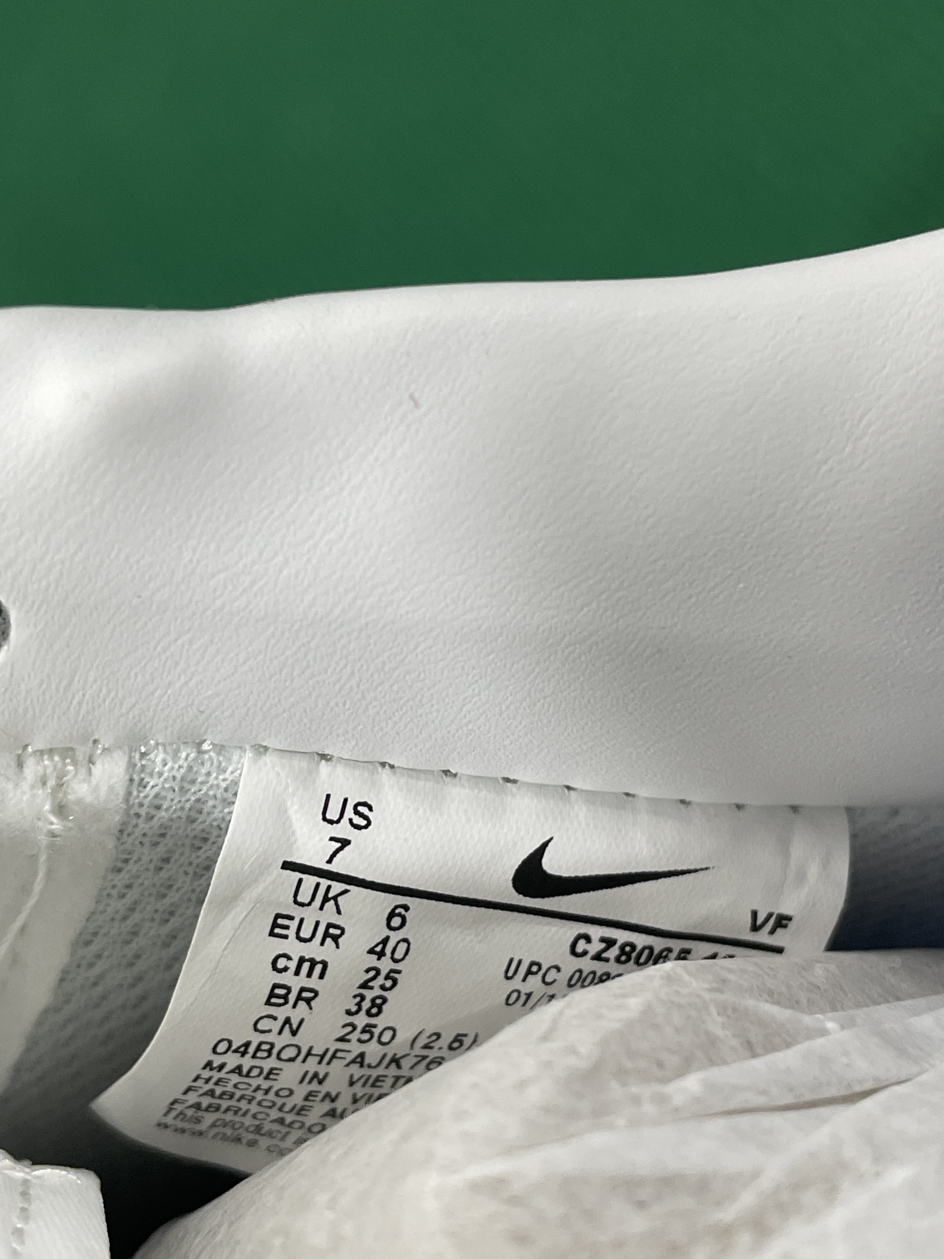 Sneakers QC photo 3 of 24