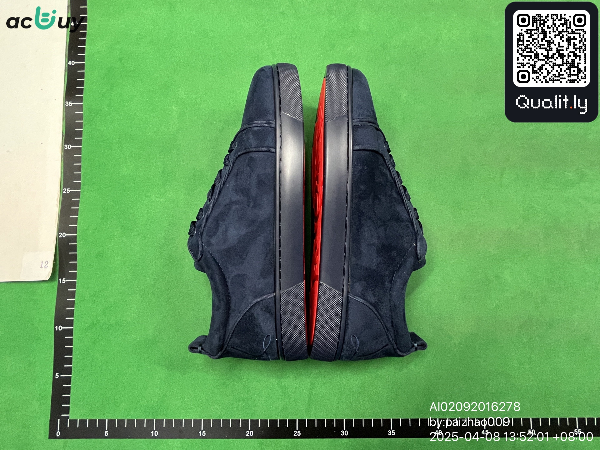 Sneaker — QC-Foto 1 von 94