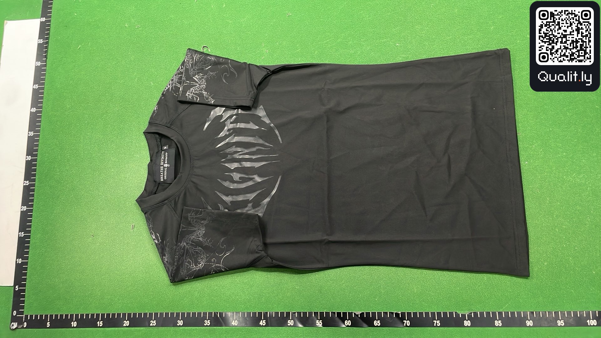 Camiseta — foto QC 2 de 4
