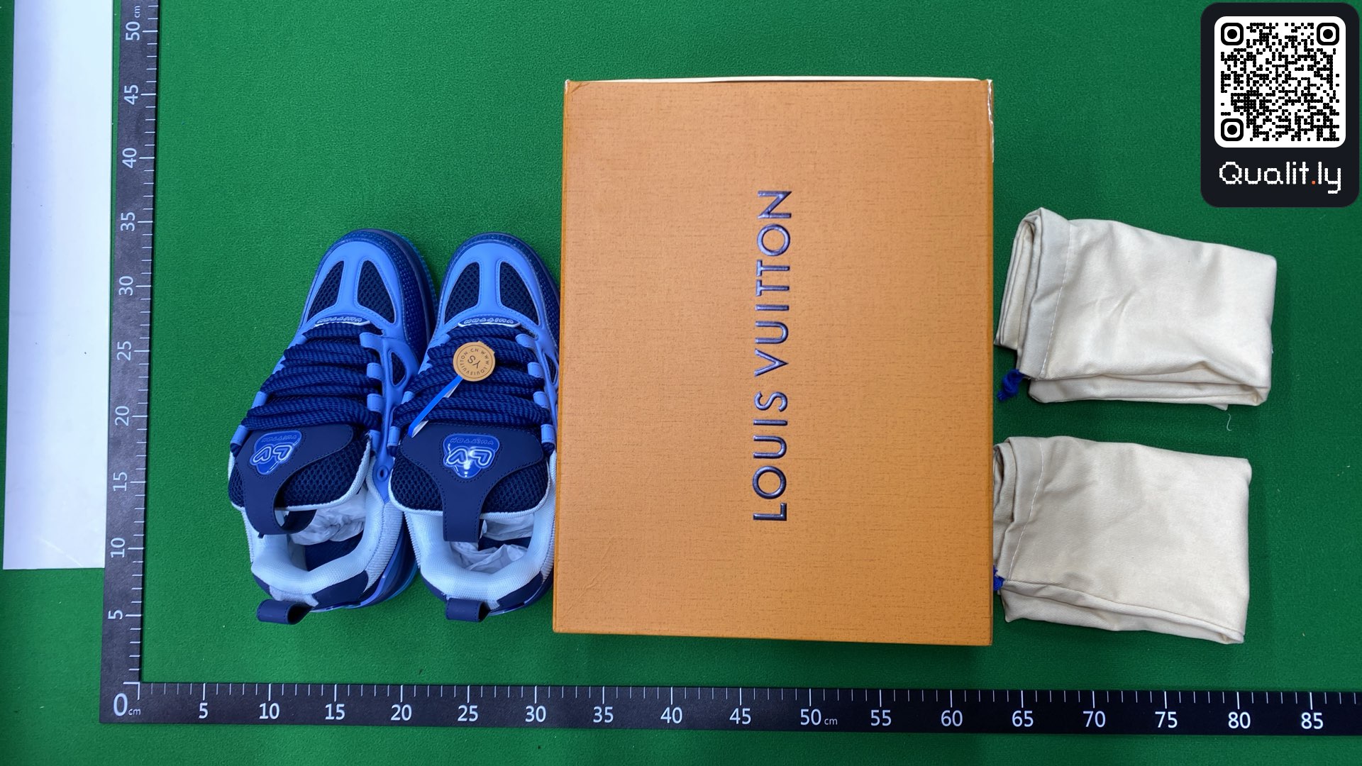 Sneaker — QC-Foto 1 von 24