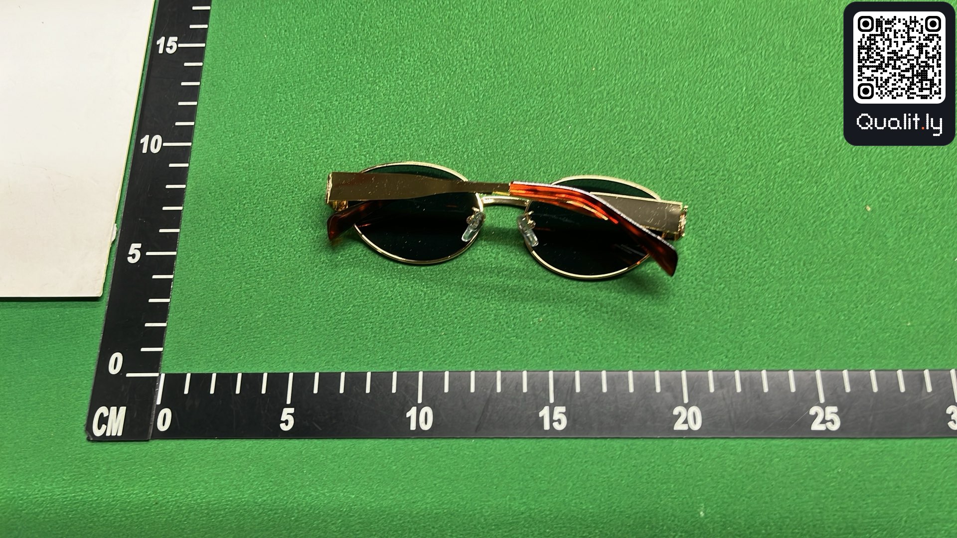 Sonnenbrille — QC-Foto 2 von 10