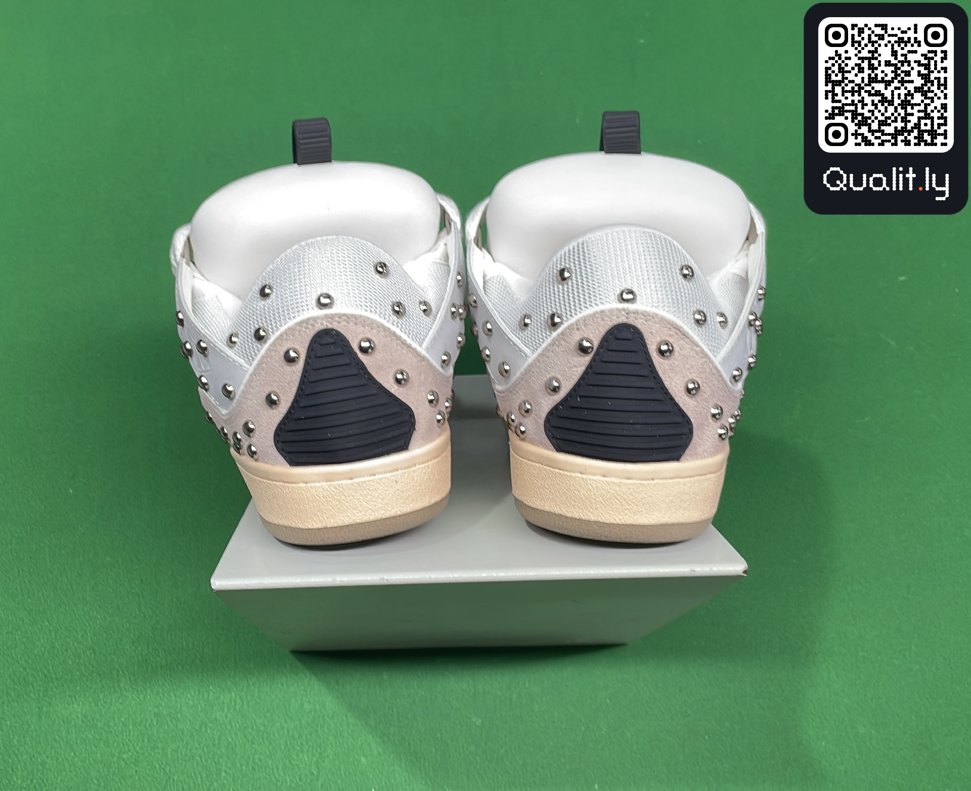 Sneakers — foto QC 3 di 30