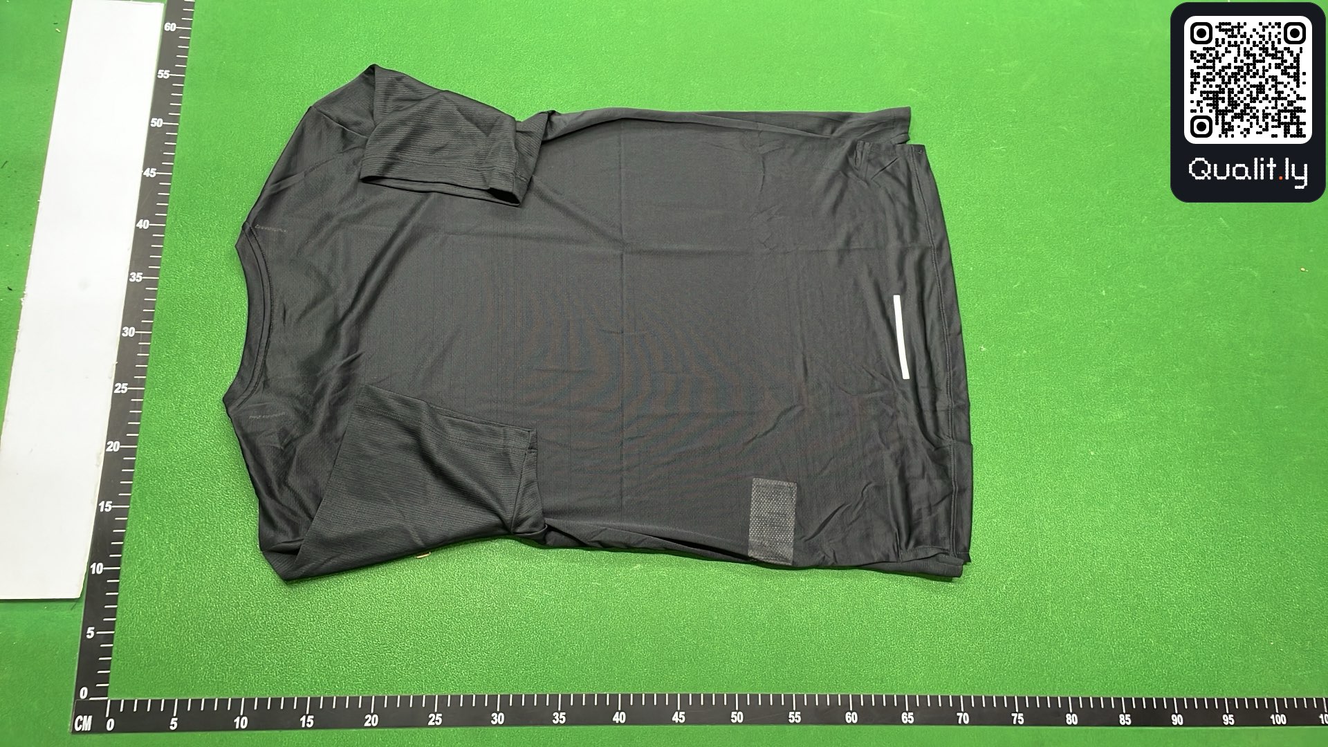 Camiseta — foto QC 3 de 12