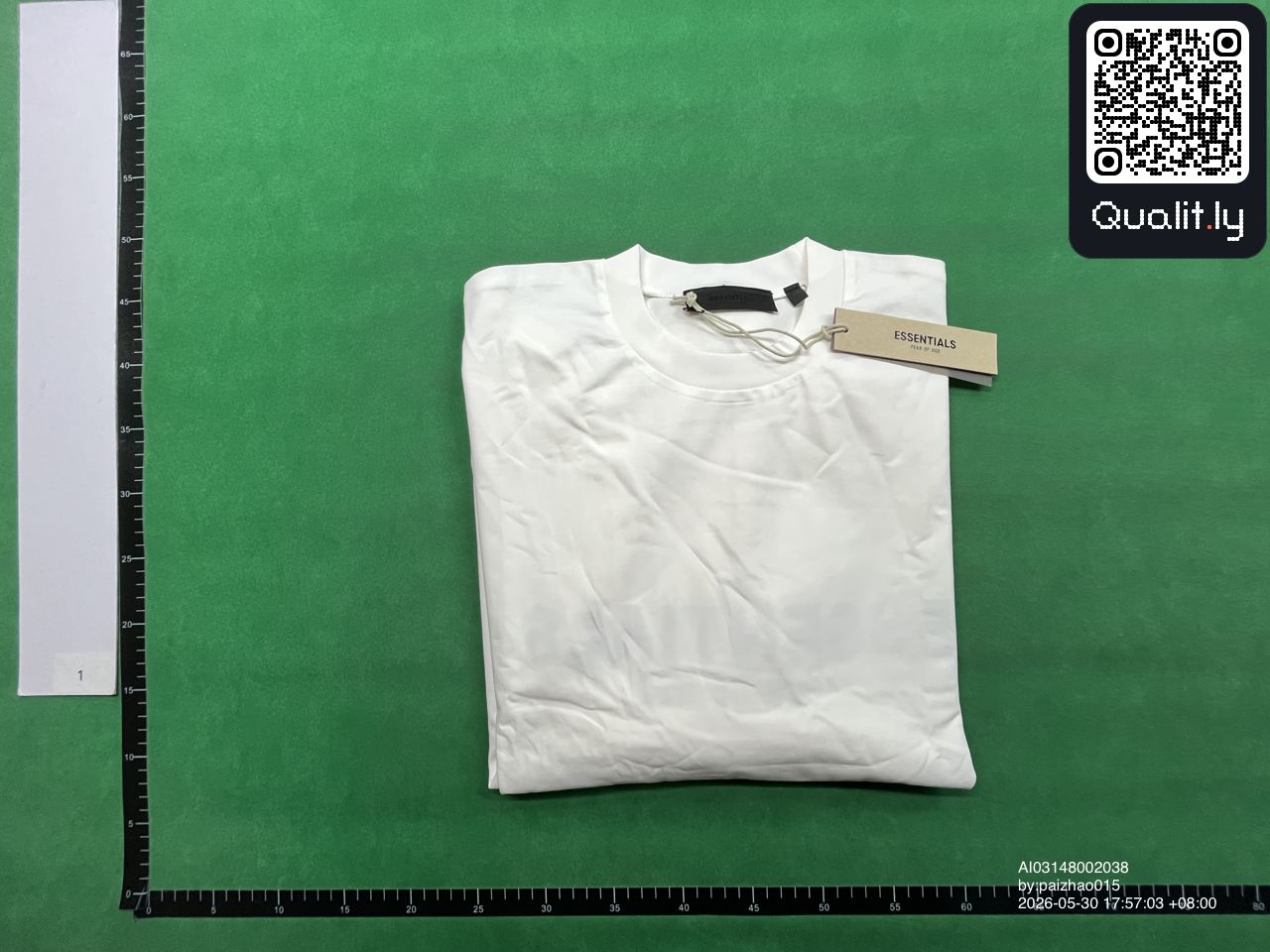 T-shirt — foto QC 1 di 10