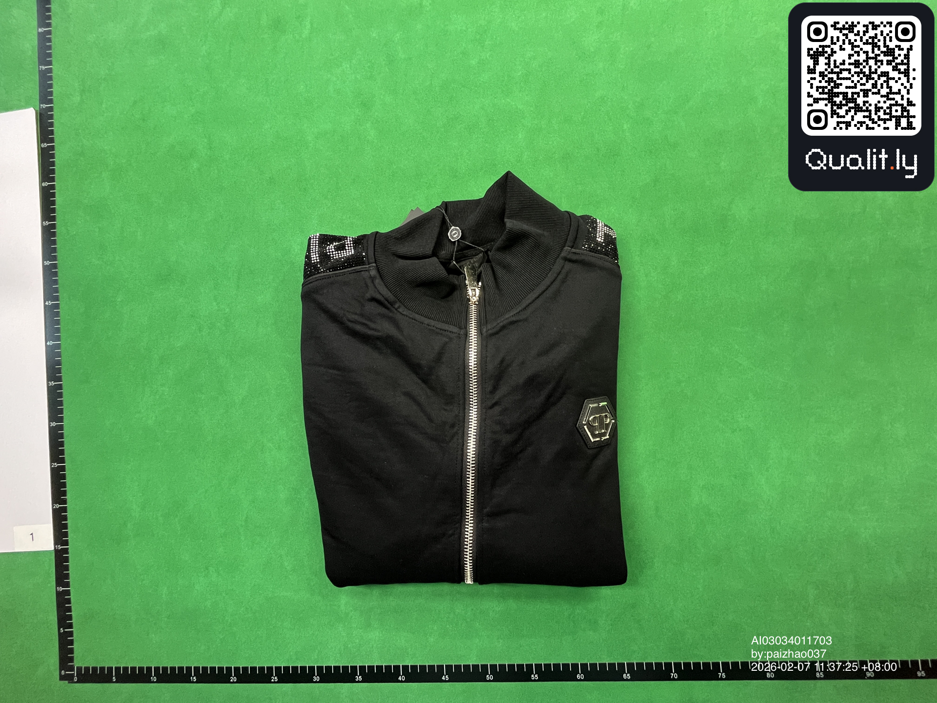 Maglione — foto QC 1 di 4