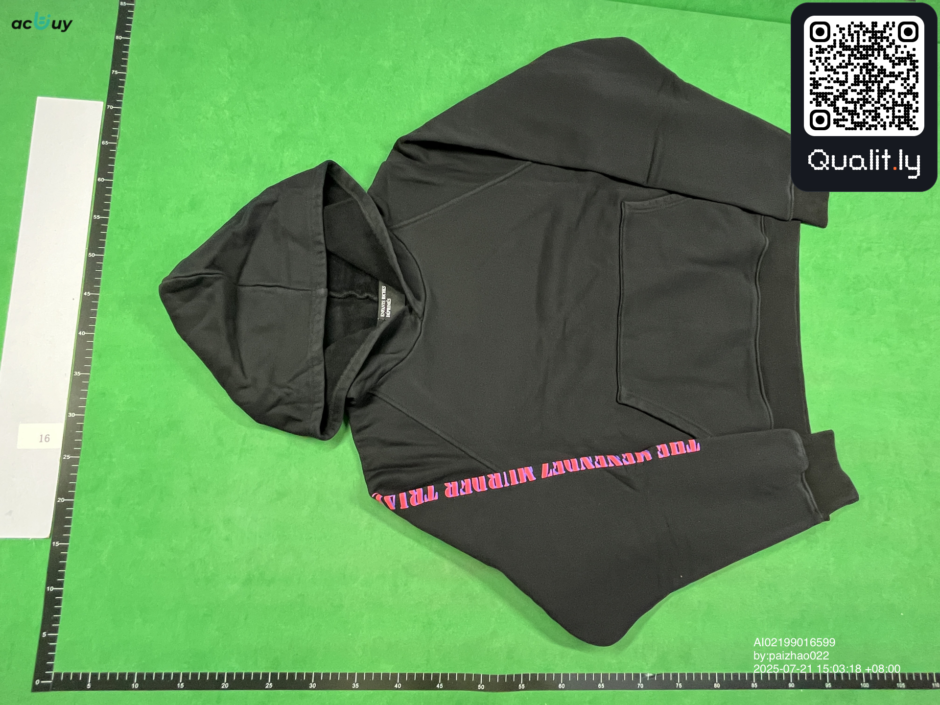 Hoodie — QC-foto 3 van 10