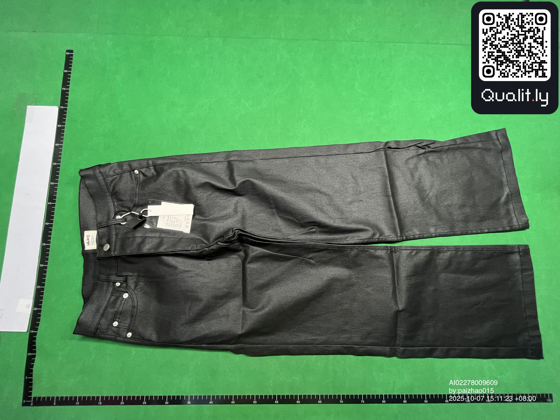 Jeans — QC-foto 3 av 4