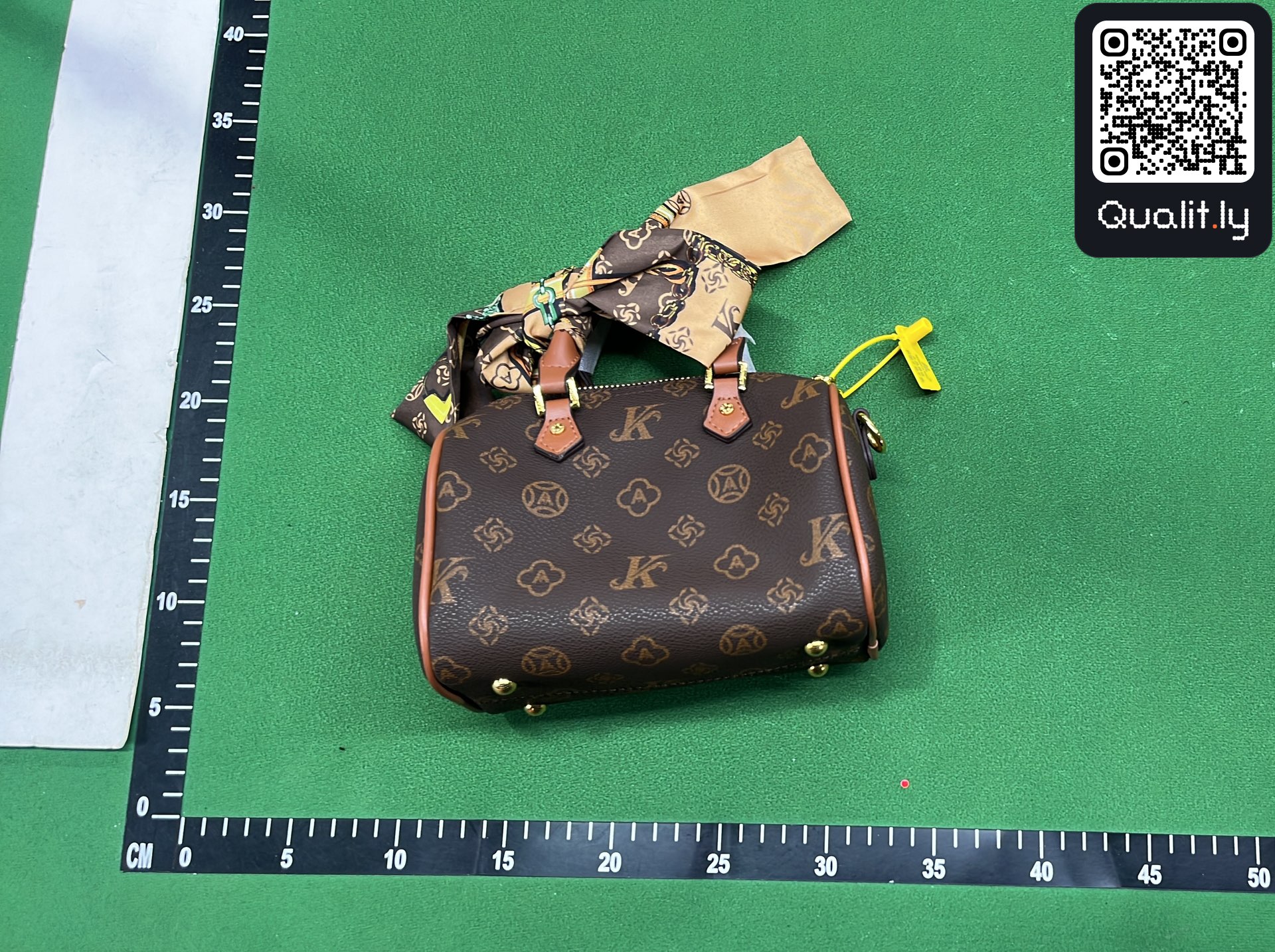 Bag QC photo 1 of 7