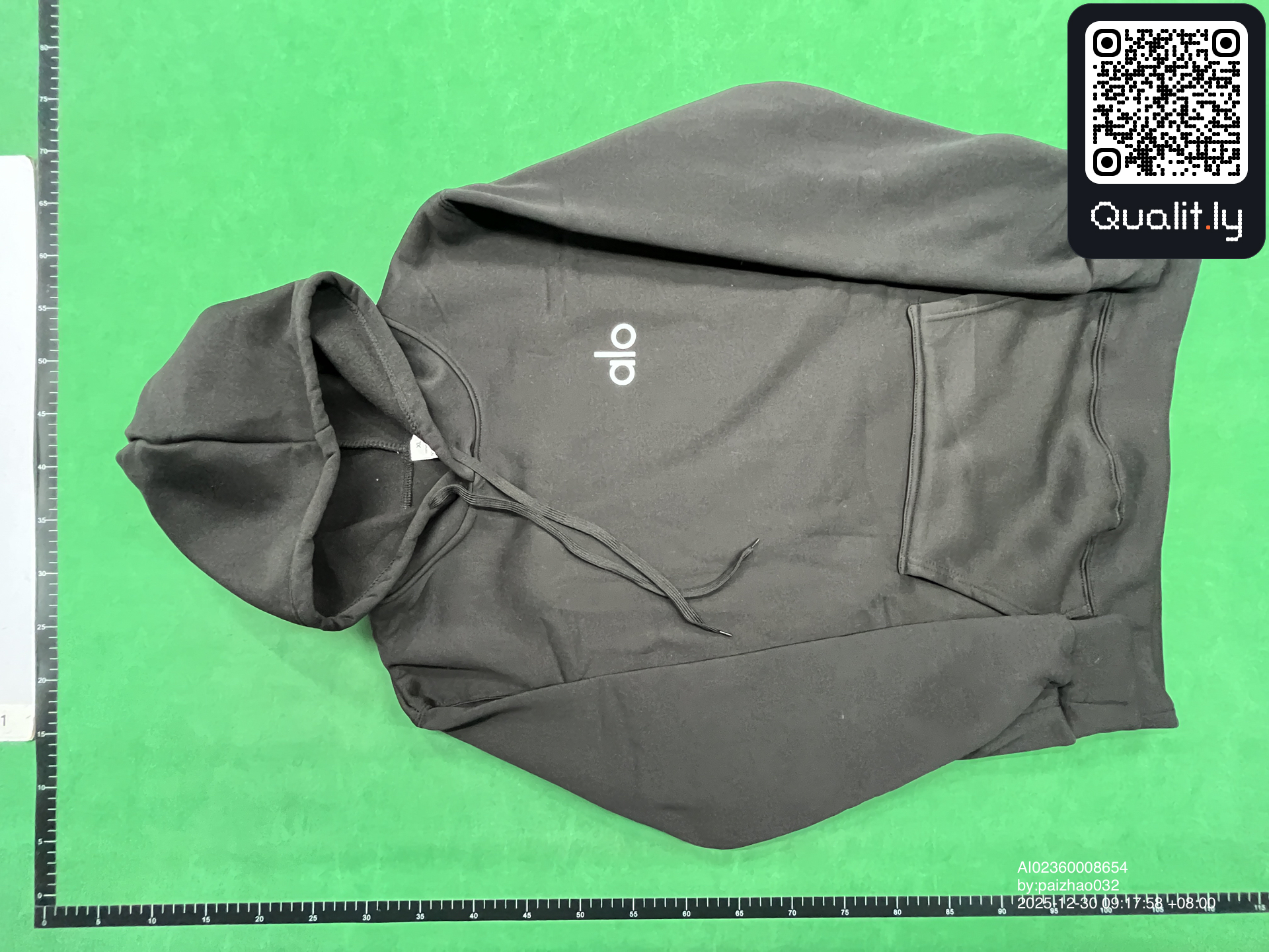 Sweat — photo QC 3 sur 4