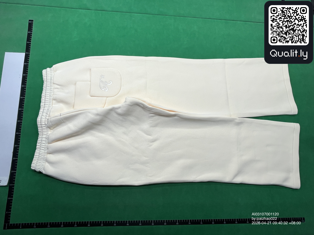Hoodie — QC-foto 3 van 34