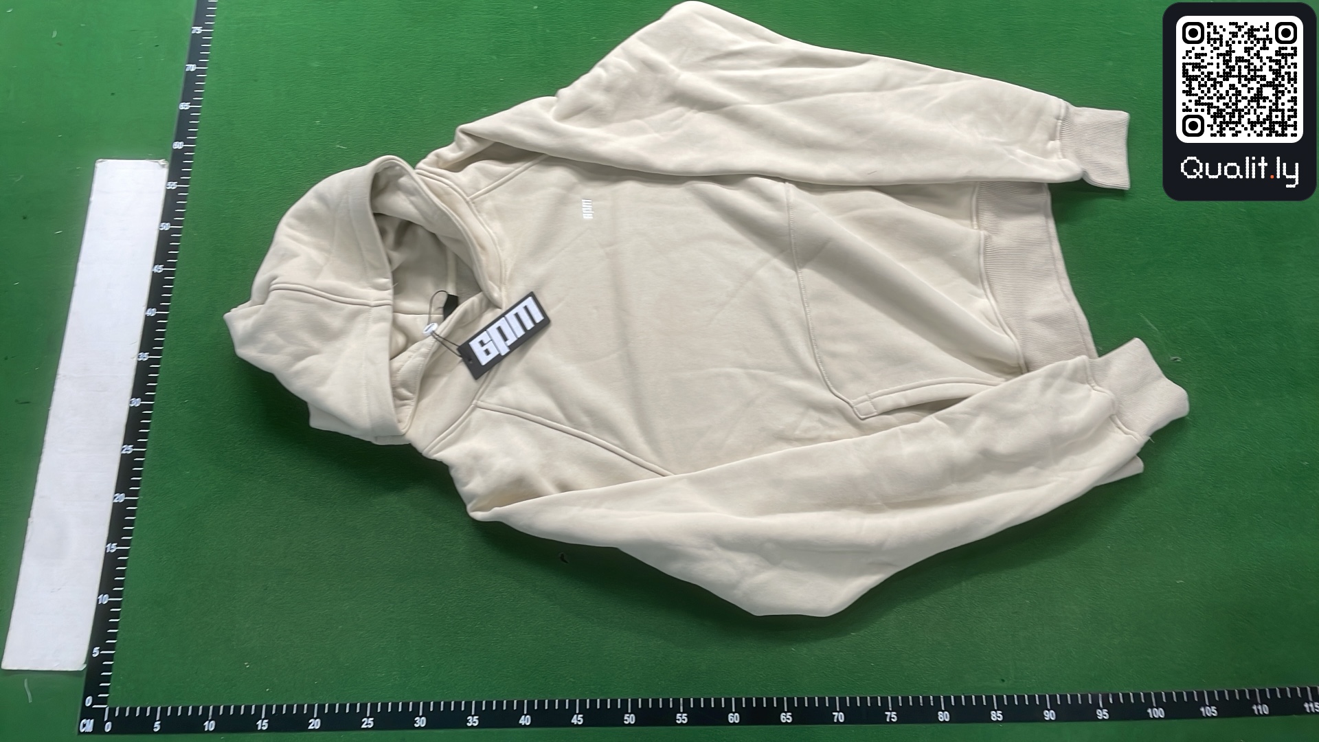 Hoodie QC photo 2 of 15