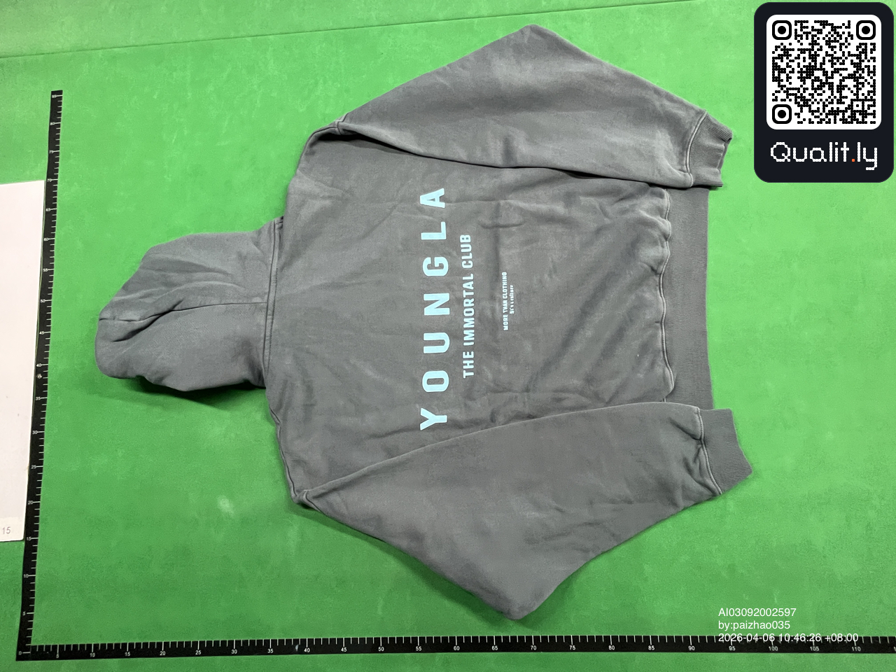 Hoodie — QC-foto 2 av 4
