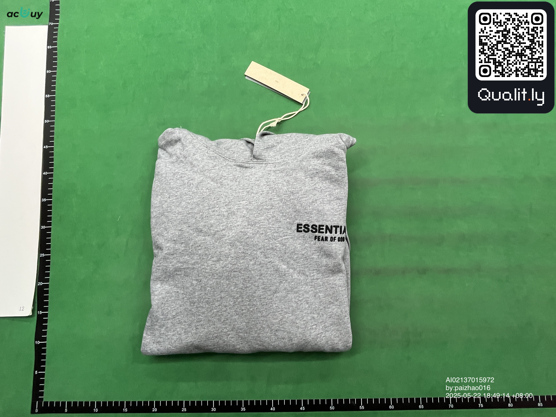 Hoodie — QC-Foto 1 von 32