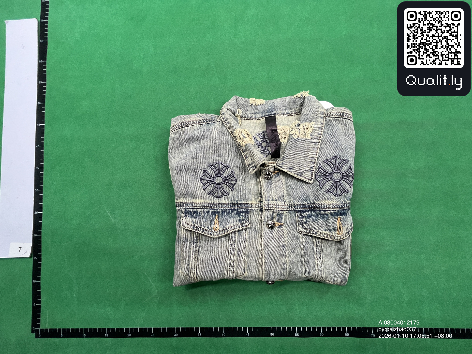 Sweater QC photo 1 of 14
