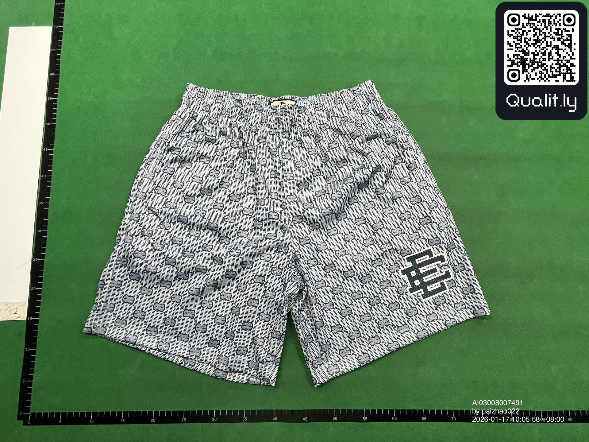 短裤 QC 照片 3 / 24