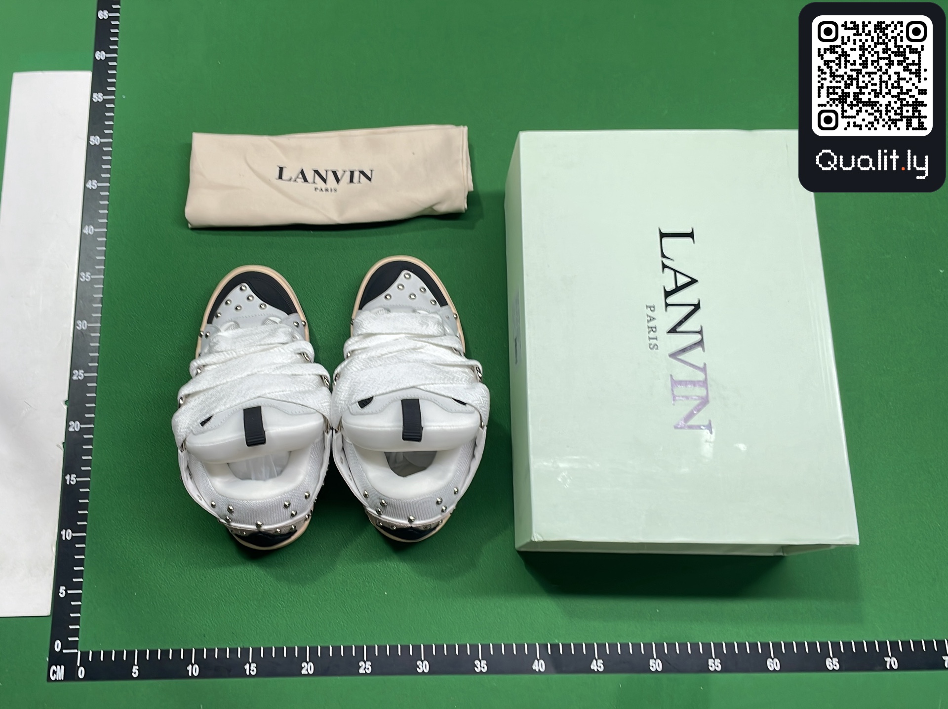 Sneakers — foto QC 1 di 30