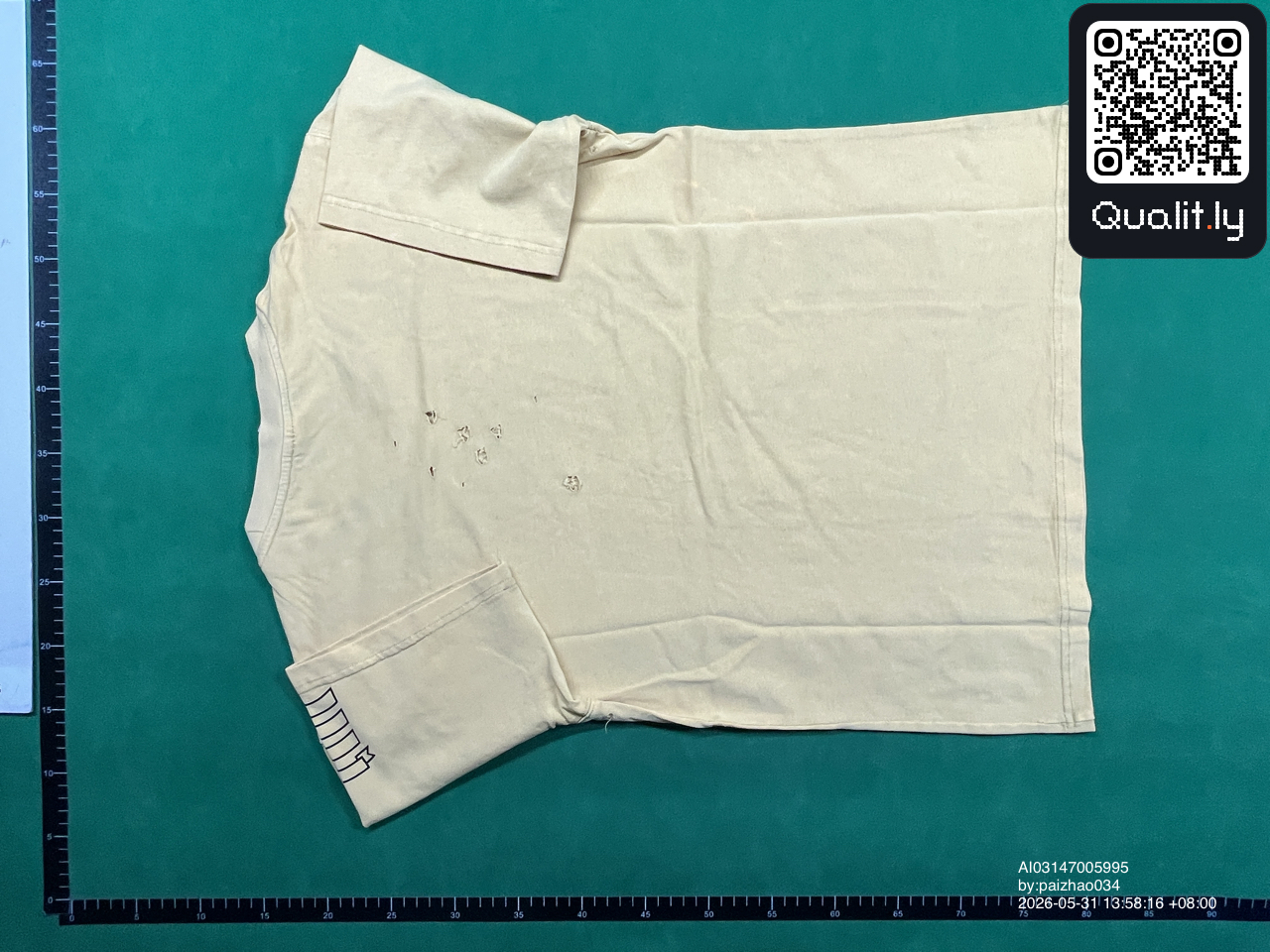T-Shirt — QC-Foto 3 von 10