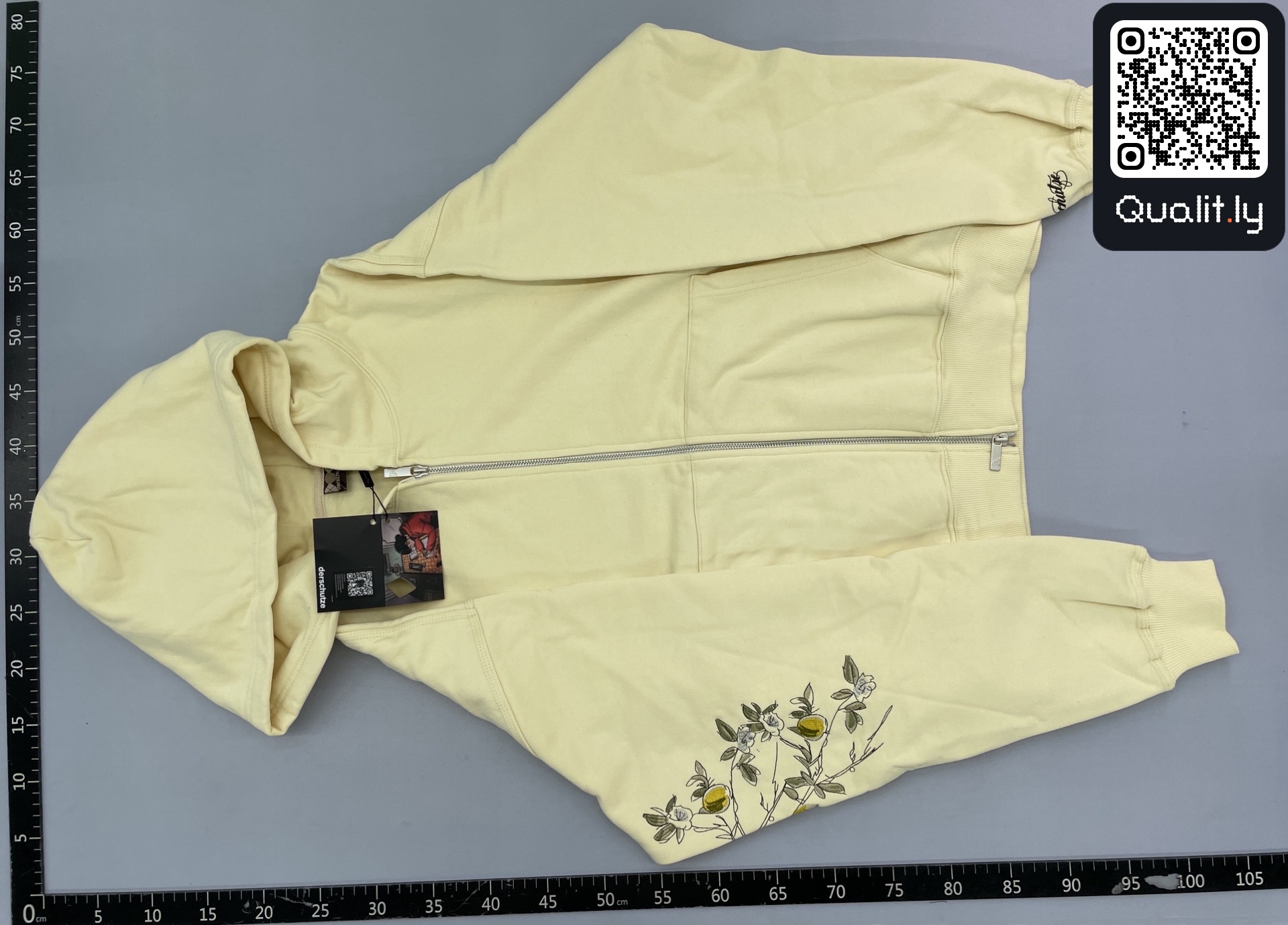 Hoodie QC photo 2 of 76