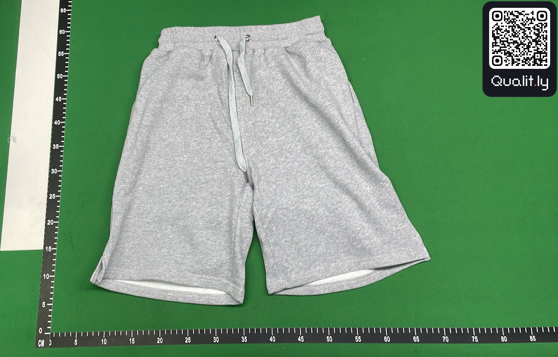 Short — photo QC 2 sur 4