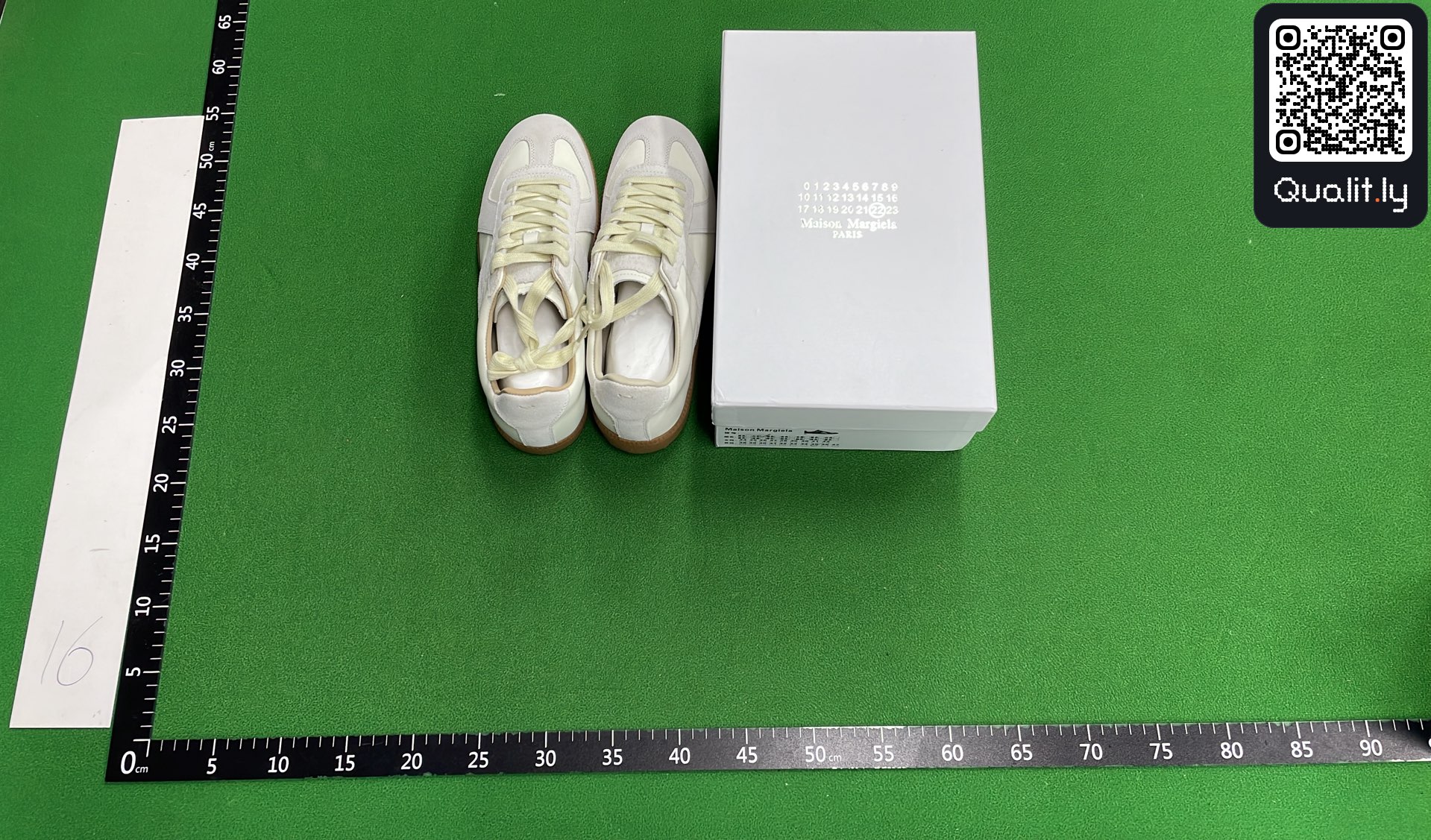 Sneakers QC photo 1 of 18