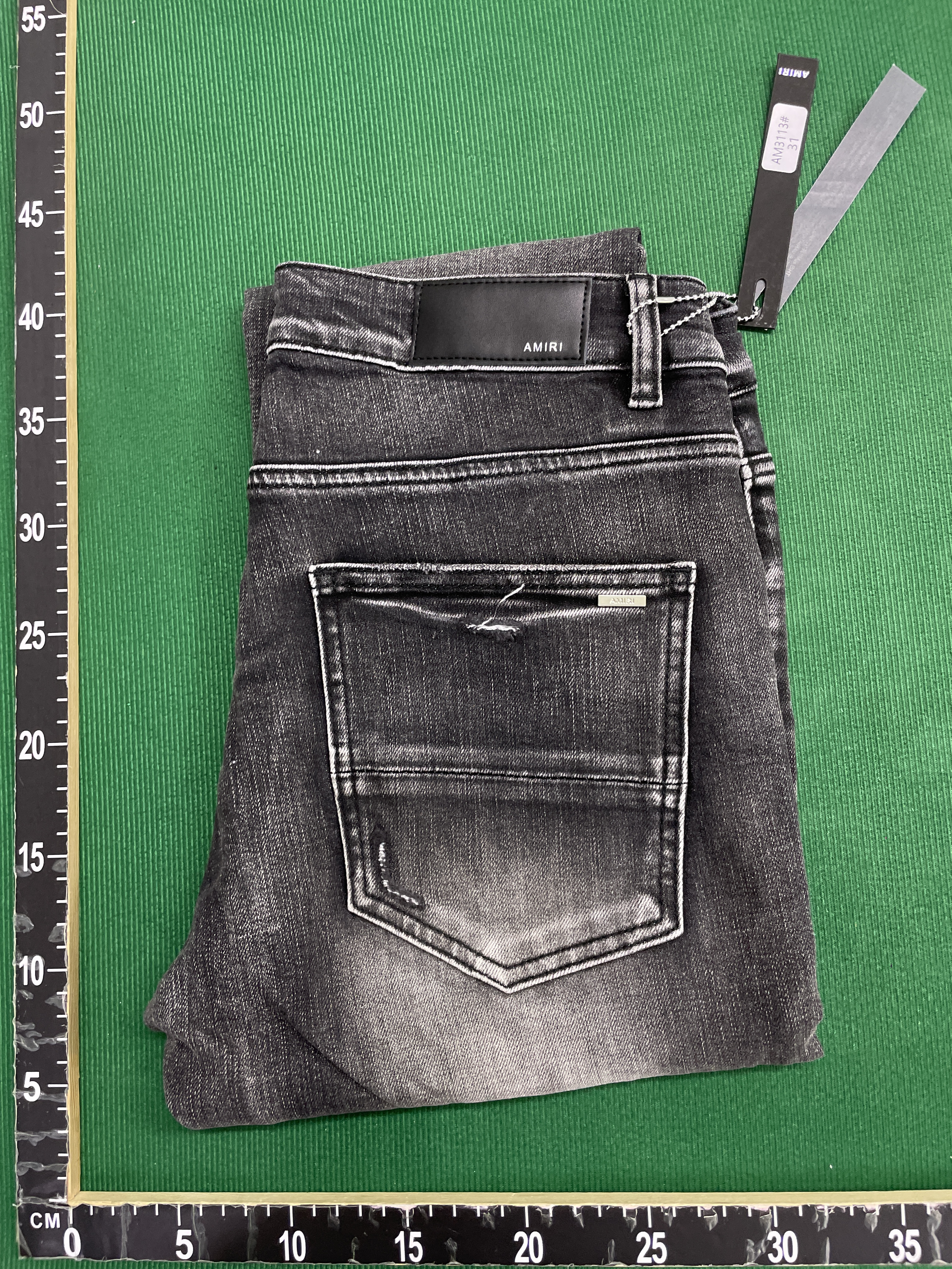 Jeans — QC-foto 1 av 114