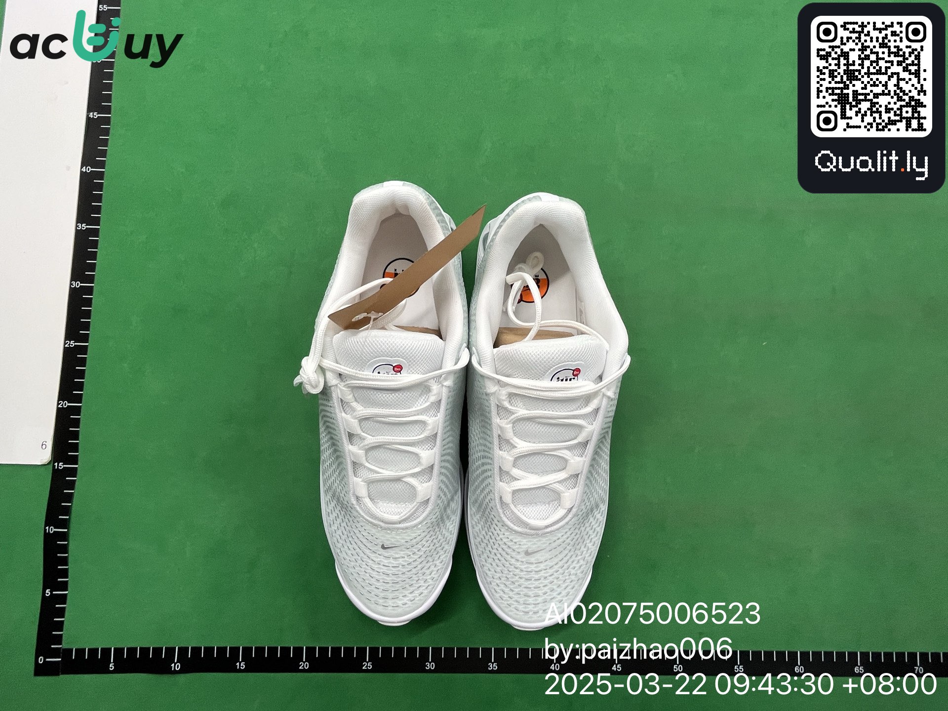 Sneakers — QC-foto 1 van 10