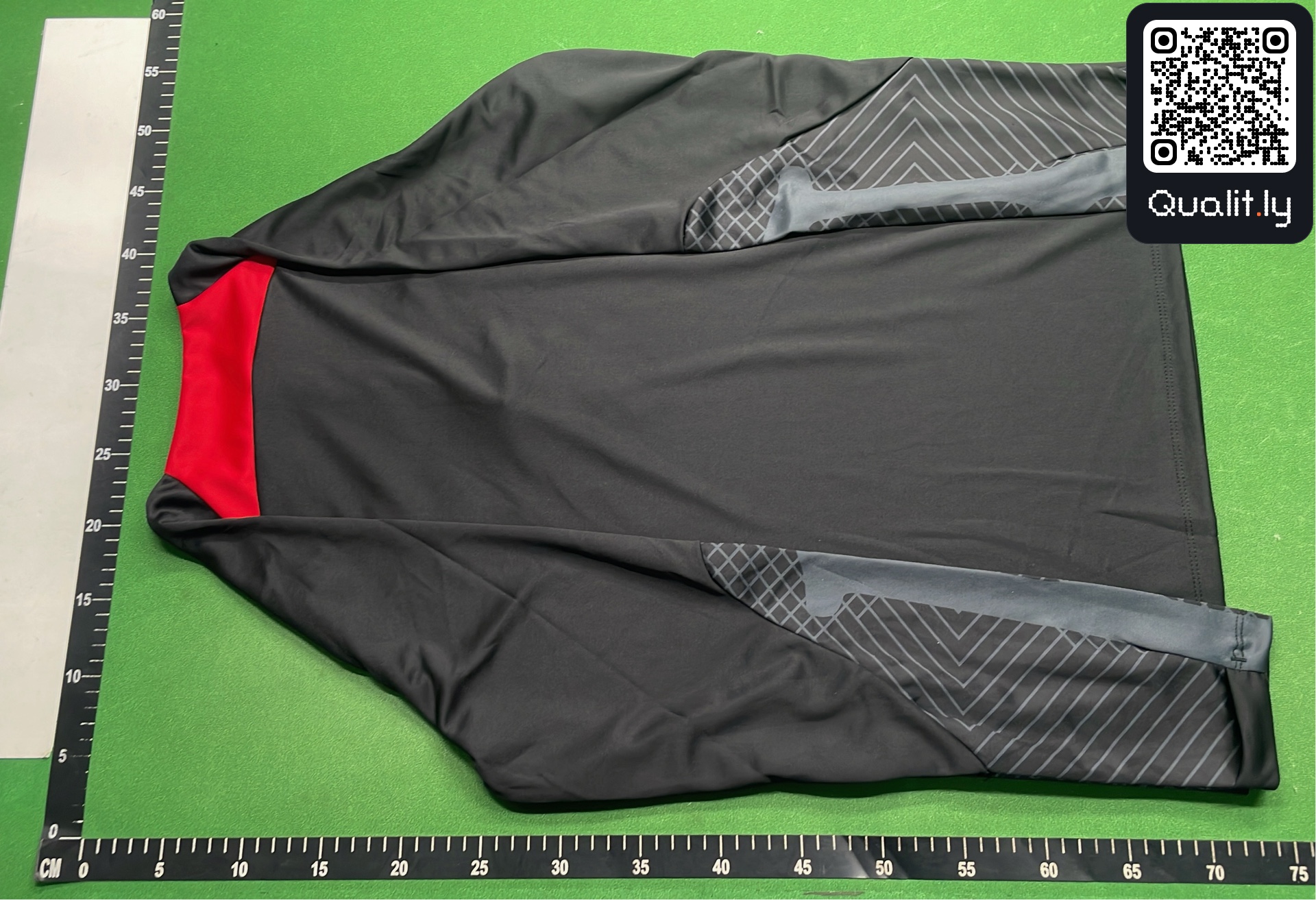 Pants QC photo 3 of 49