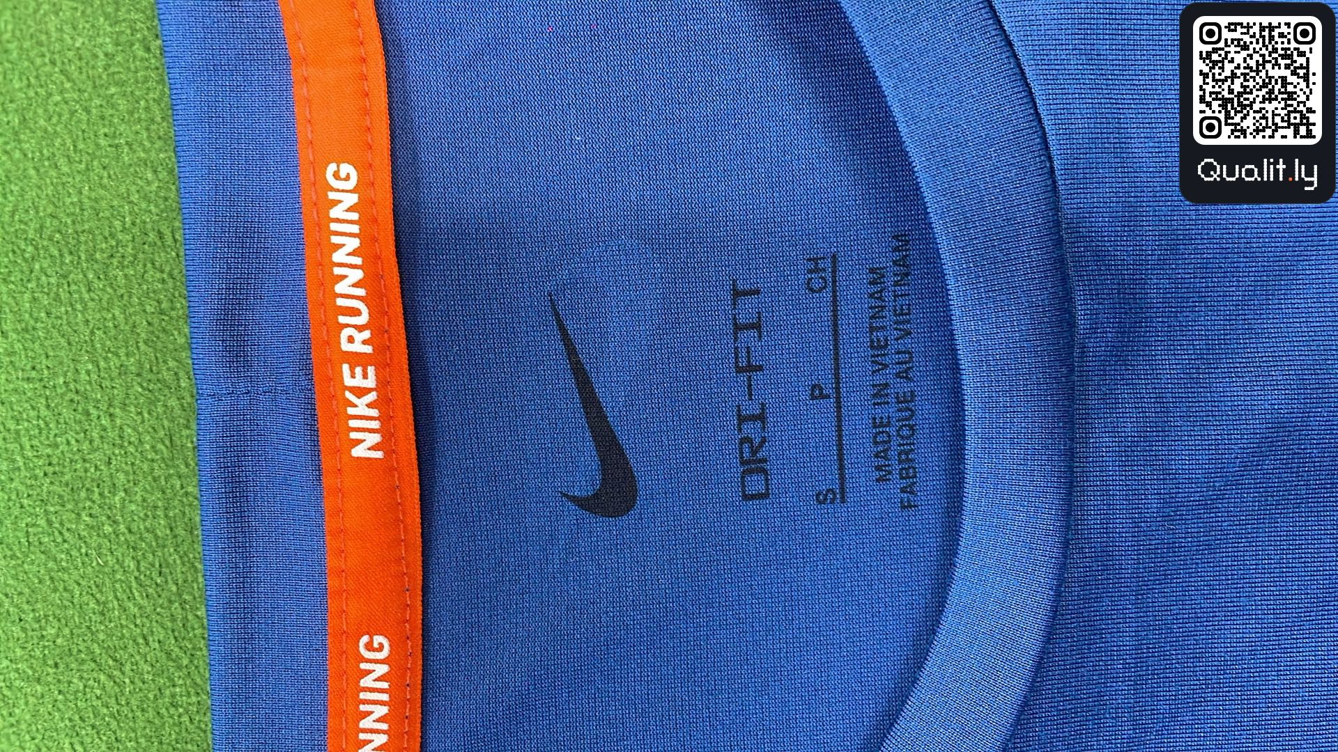 T-shirt — photo QC 1 sur 12