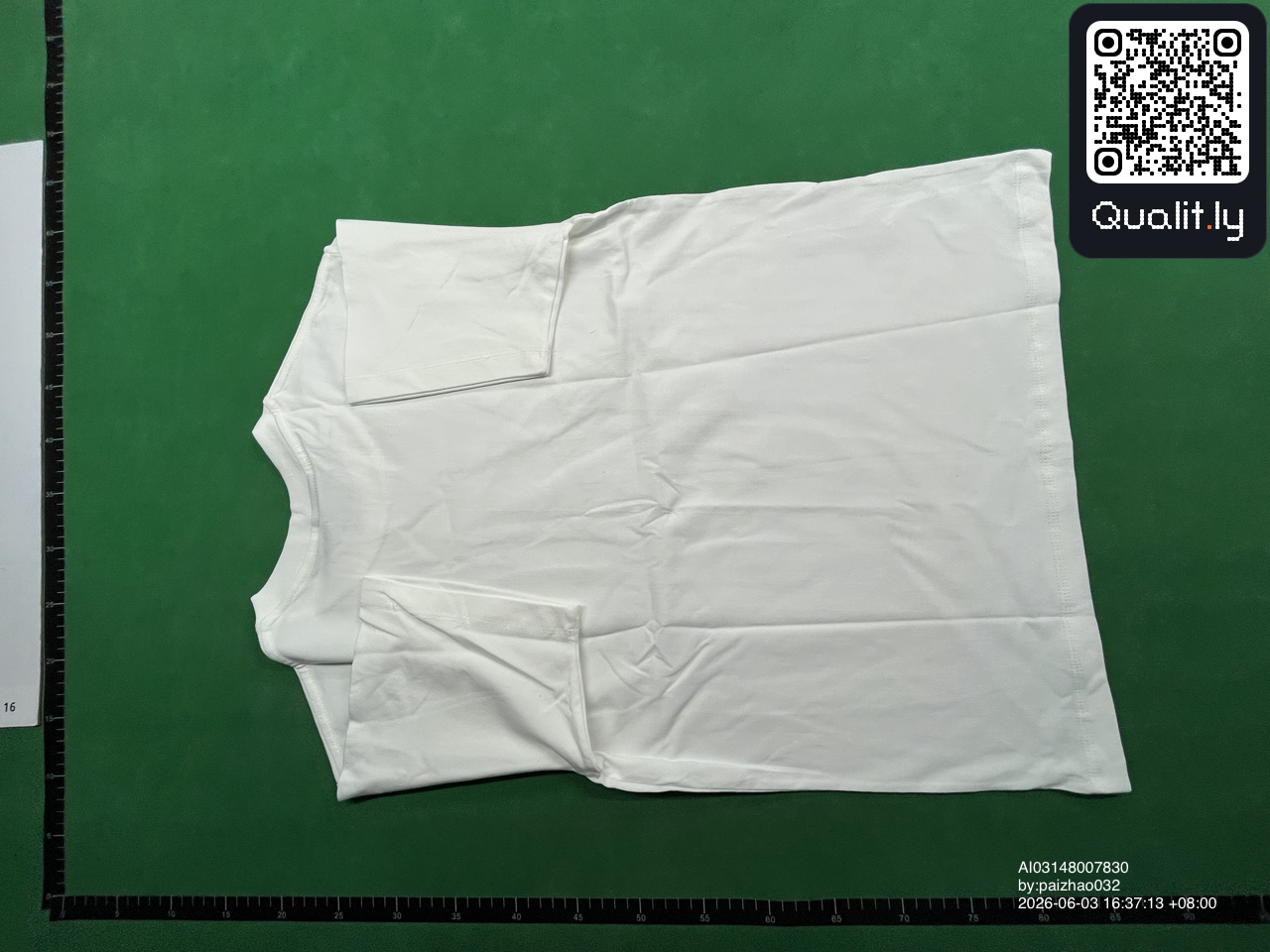 T-shirt — foto QC 2 di 246