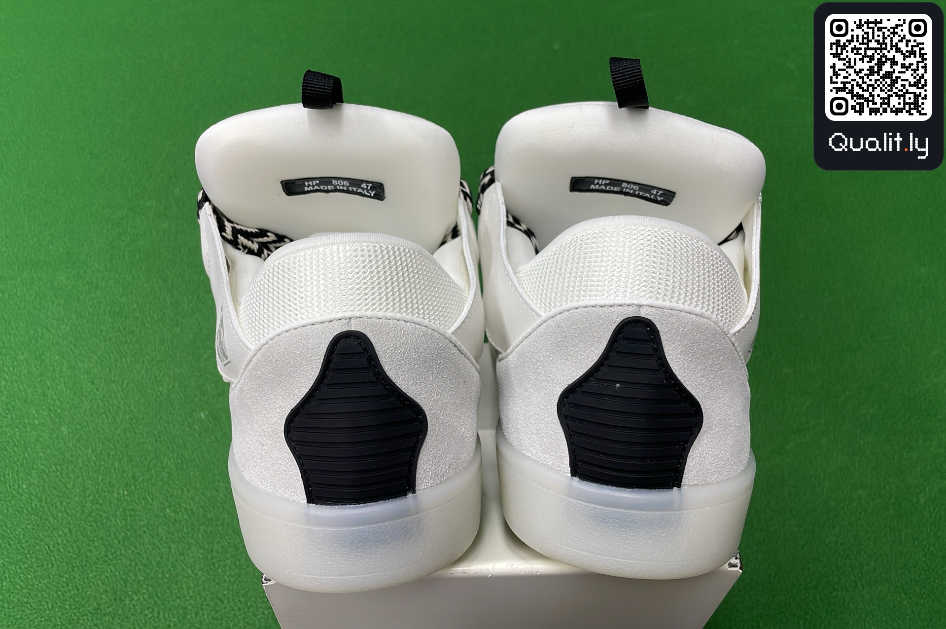 Sneakers QC photo 3 of 6