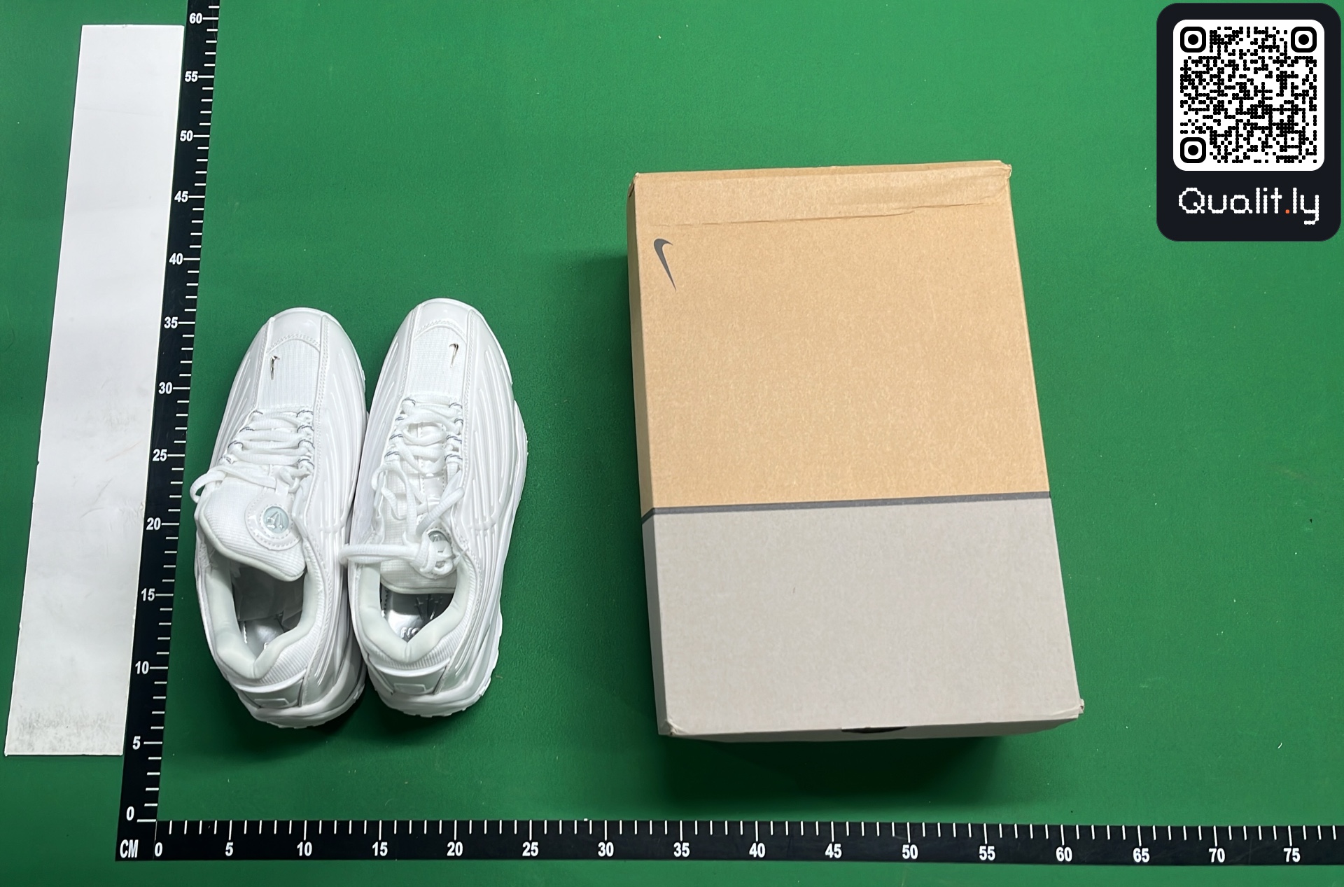 Sneakers — QC-foto 1 av 12