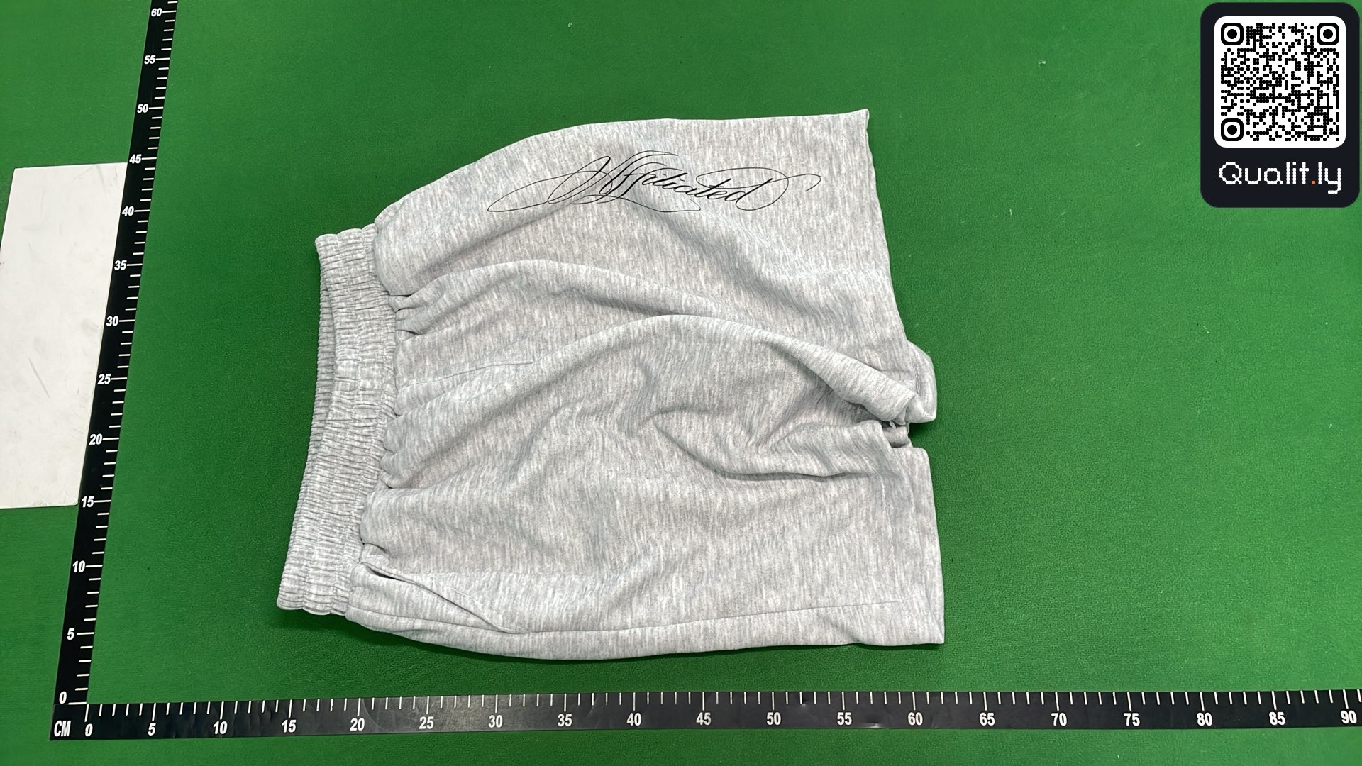 Short — photo QC 2 sur 16