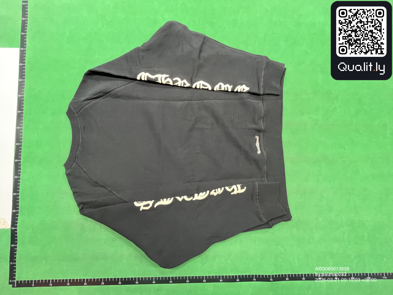 Bluza z kapturem — zdjęcie QC 2 z 4