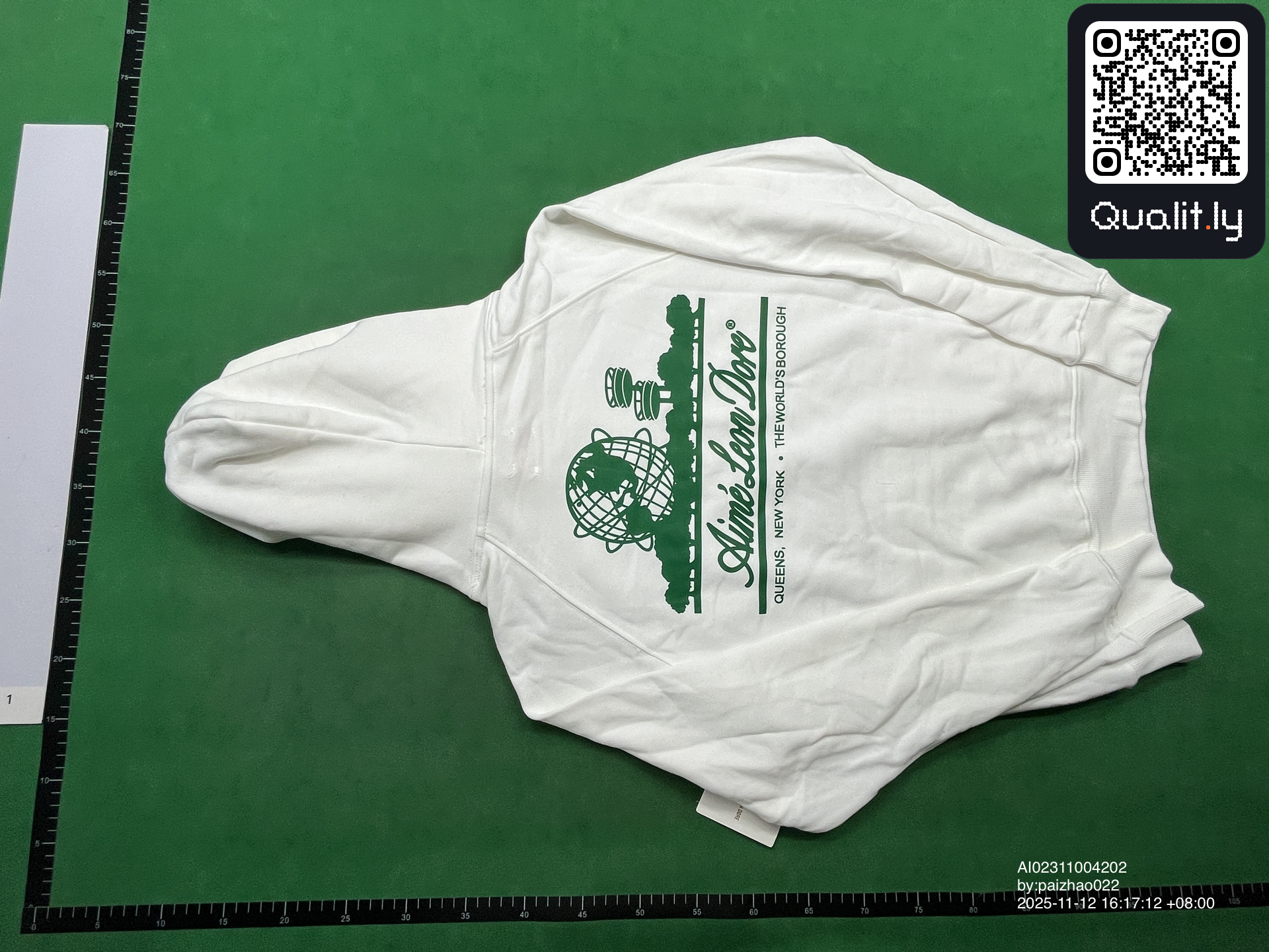 Bluza z kapturem — zdjęcie QC 2 z 8