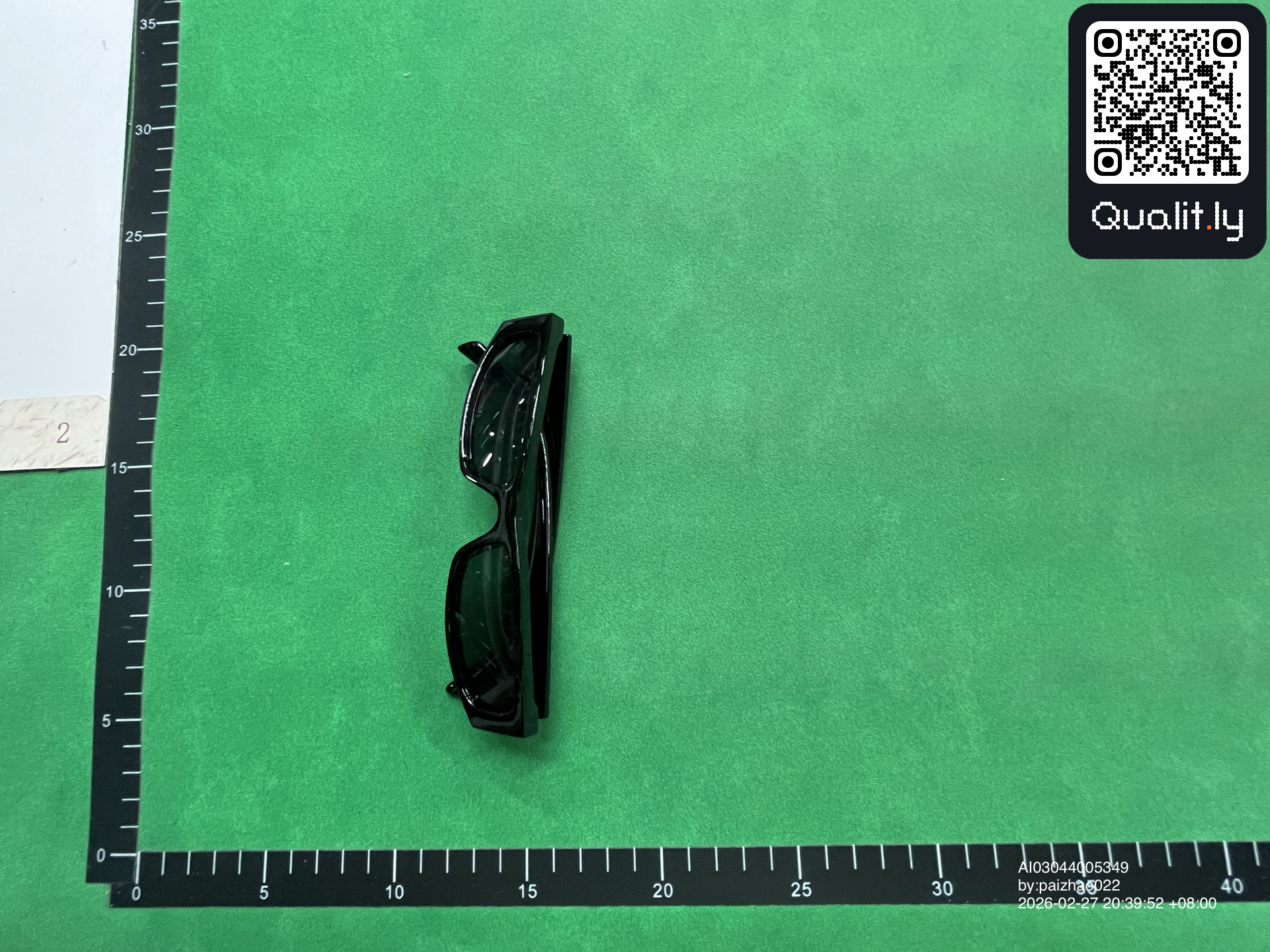 Sonnenbrille — QC-Foto 1 von 18