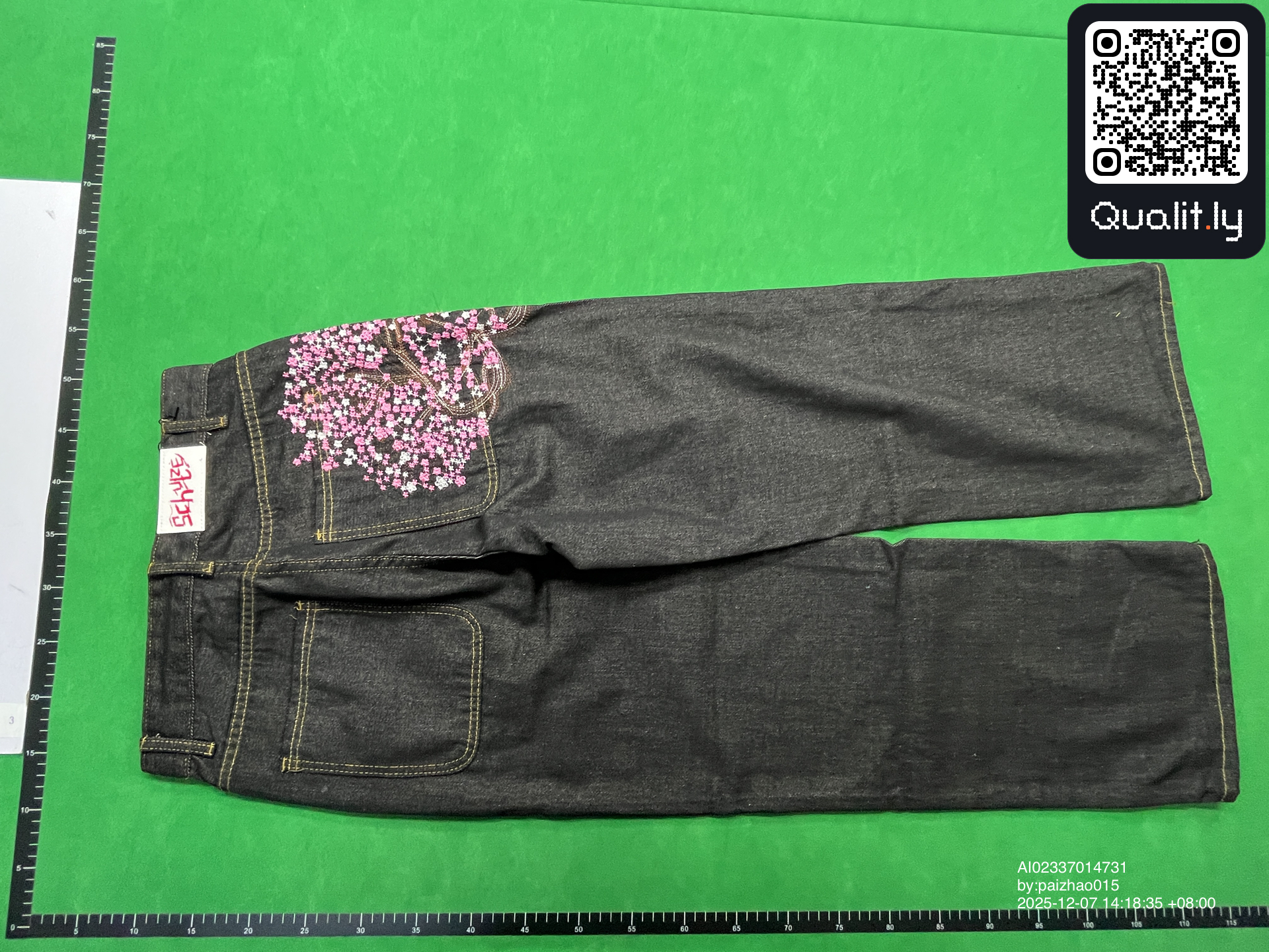 Jeans — QC-foto 2 av 22