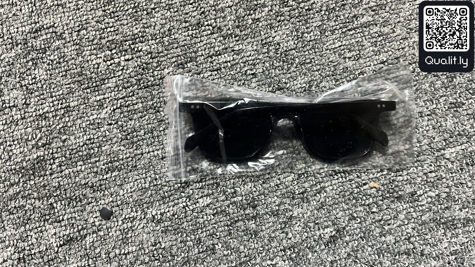 Ochelari de soare — fotografie QC 2 din 3