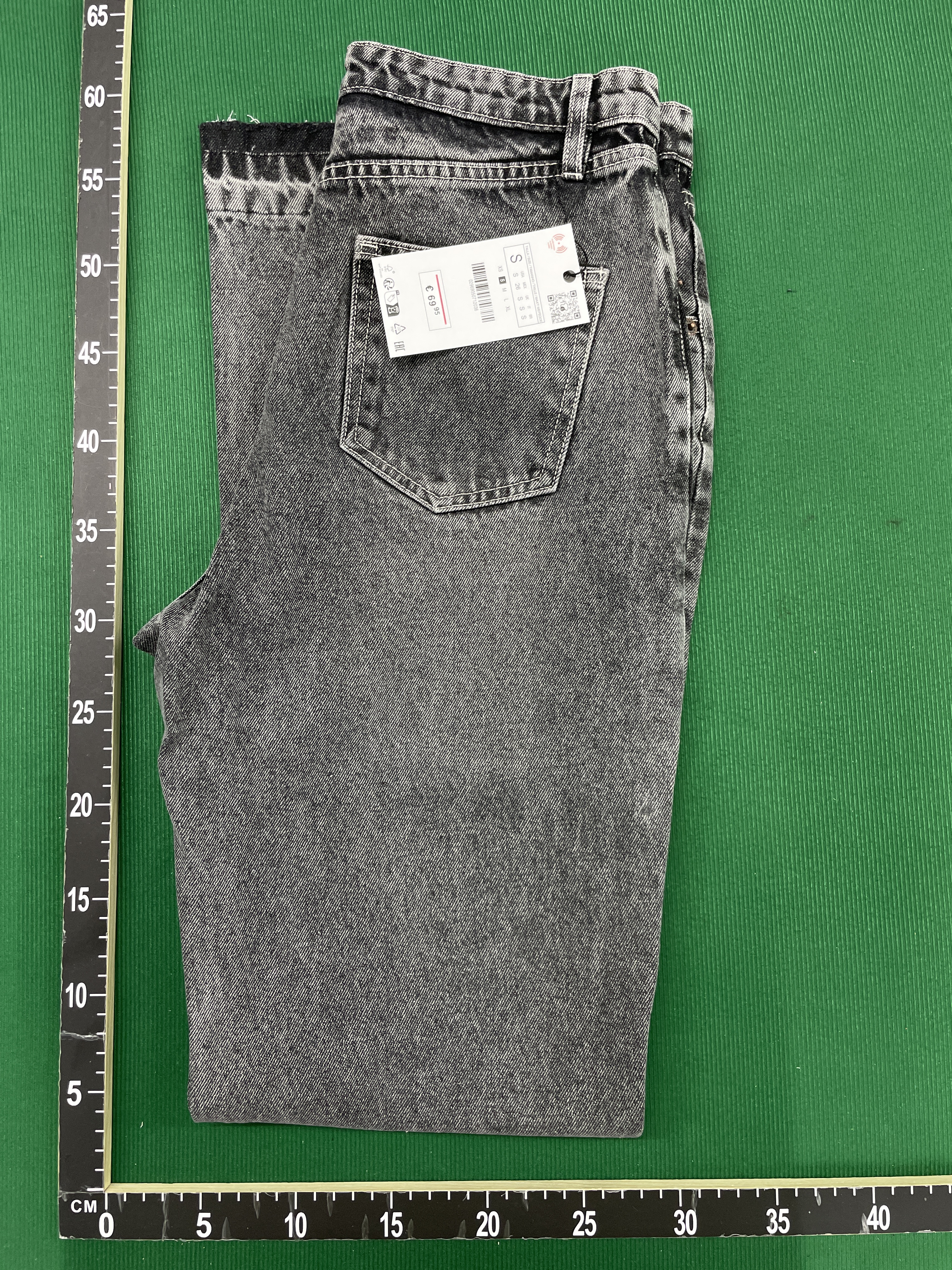 Jeans — QC-foto 1 van 65