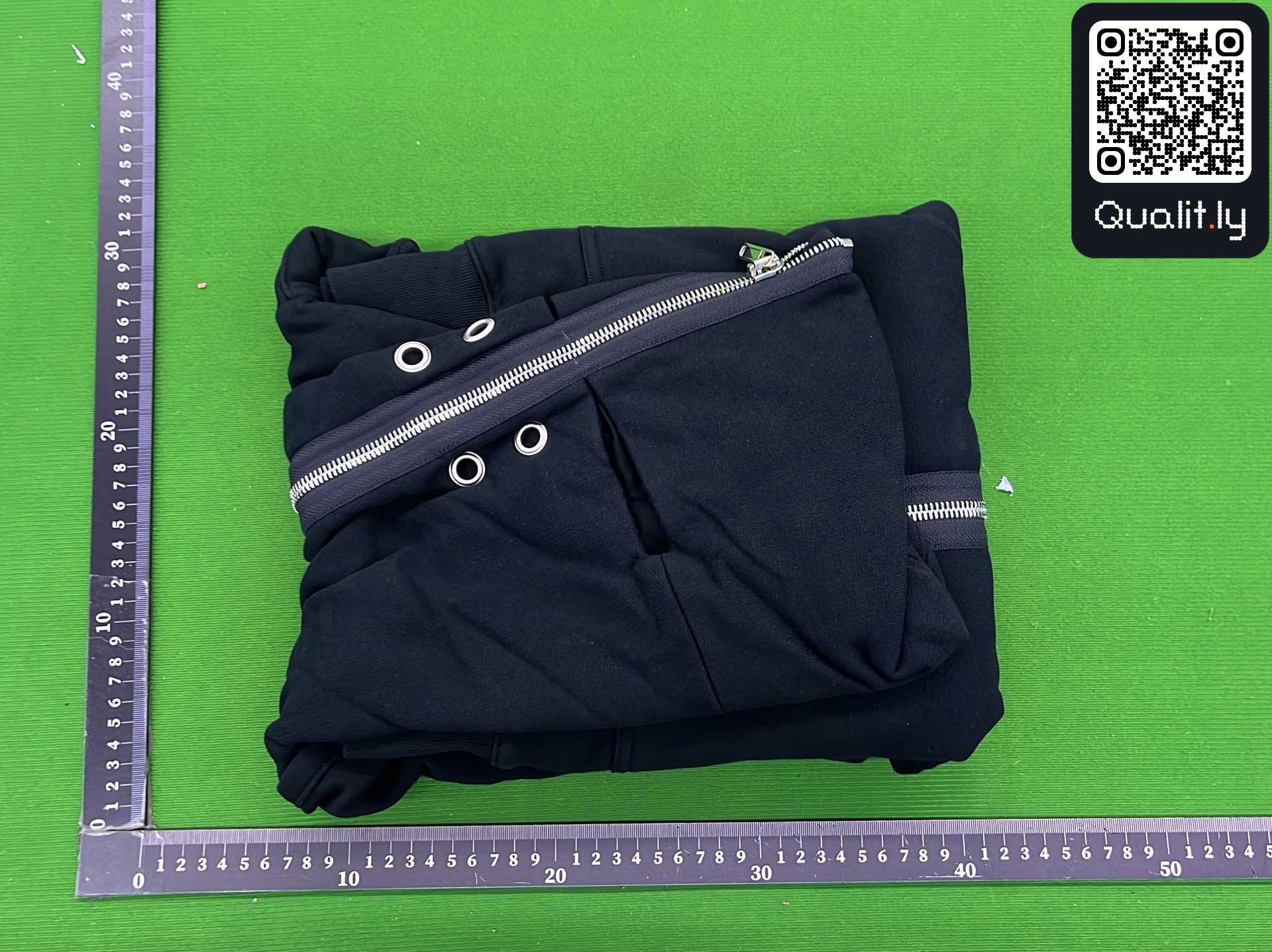 Sweatshirt QC photo 1 of 24