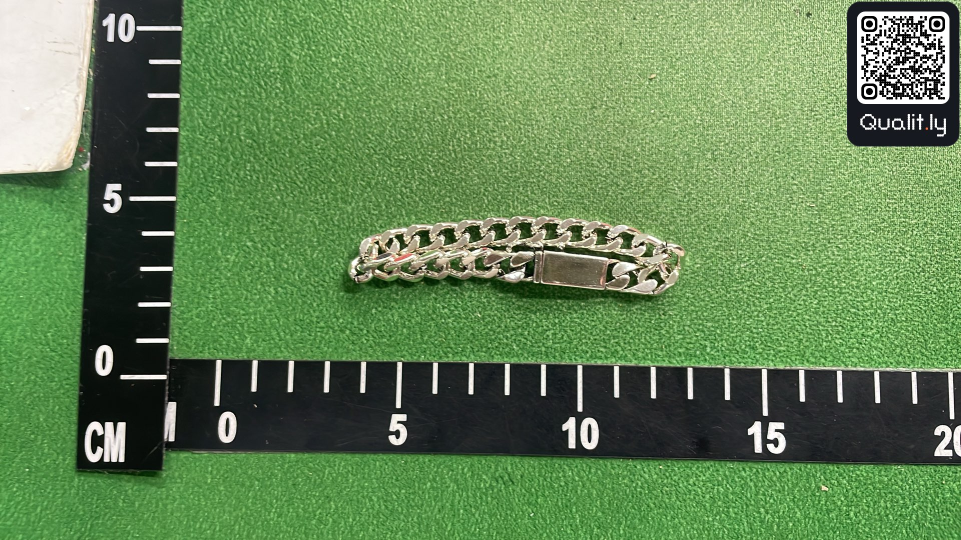 Gioiello — foto QC 3 di 3