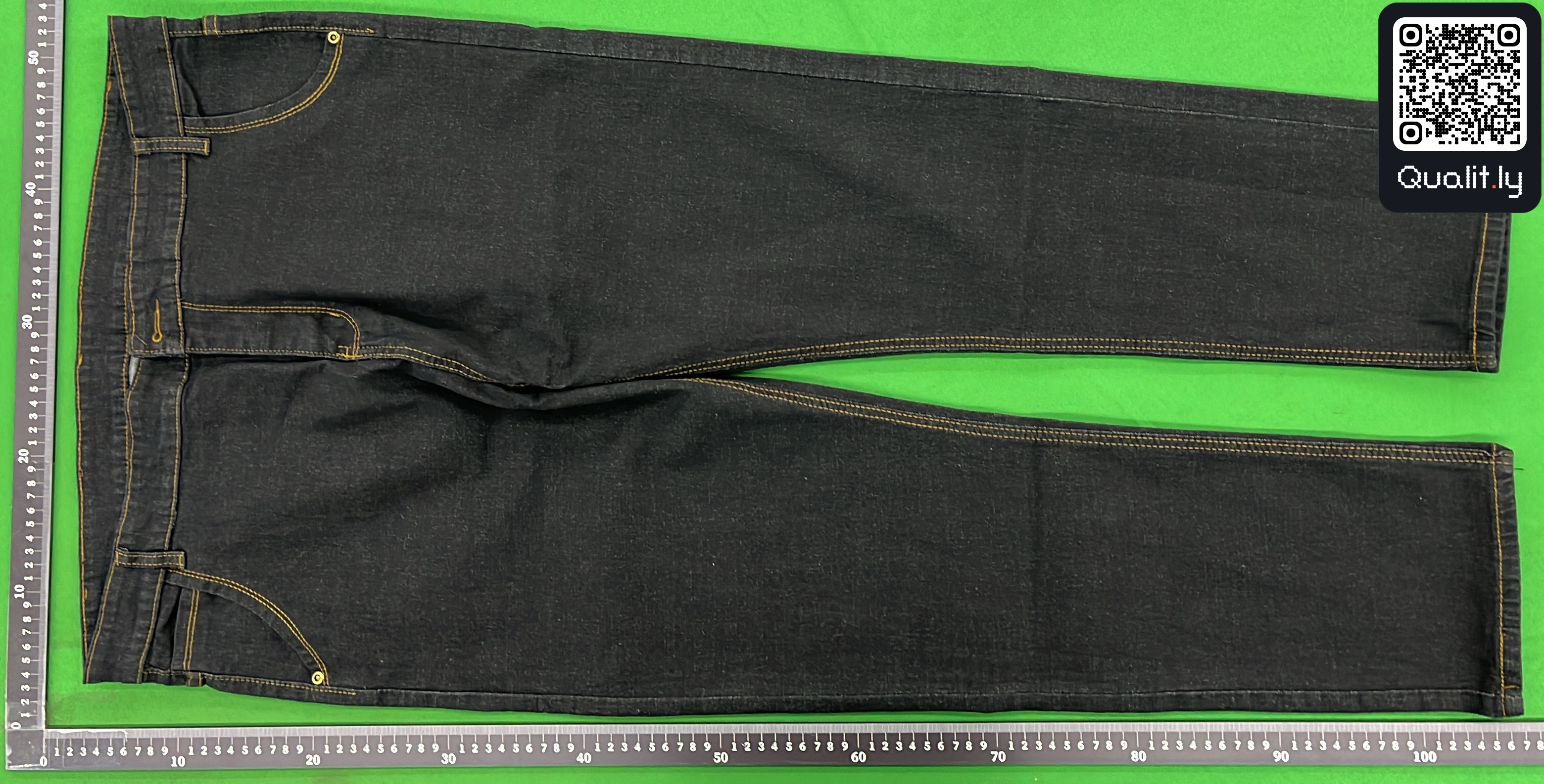 Jeans — QC-foto 3 av 4