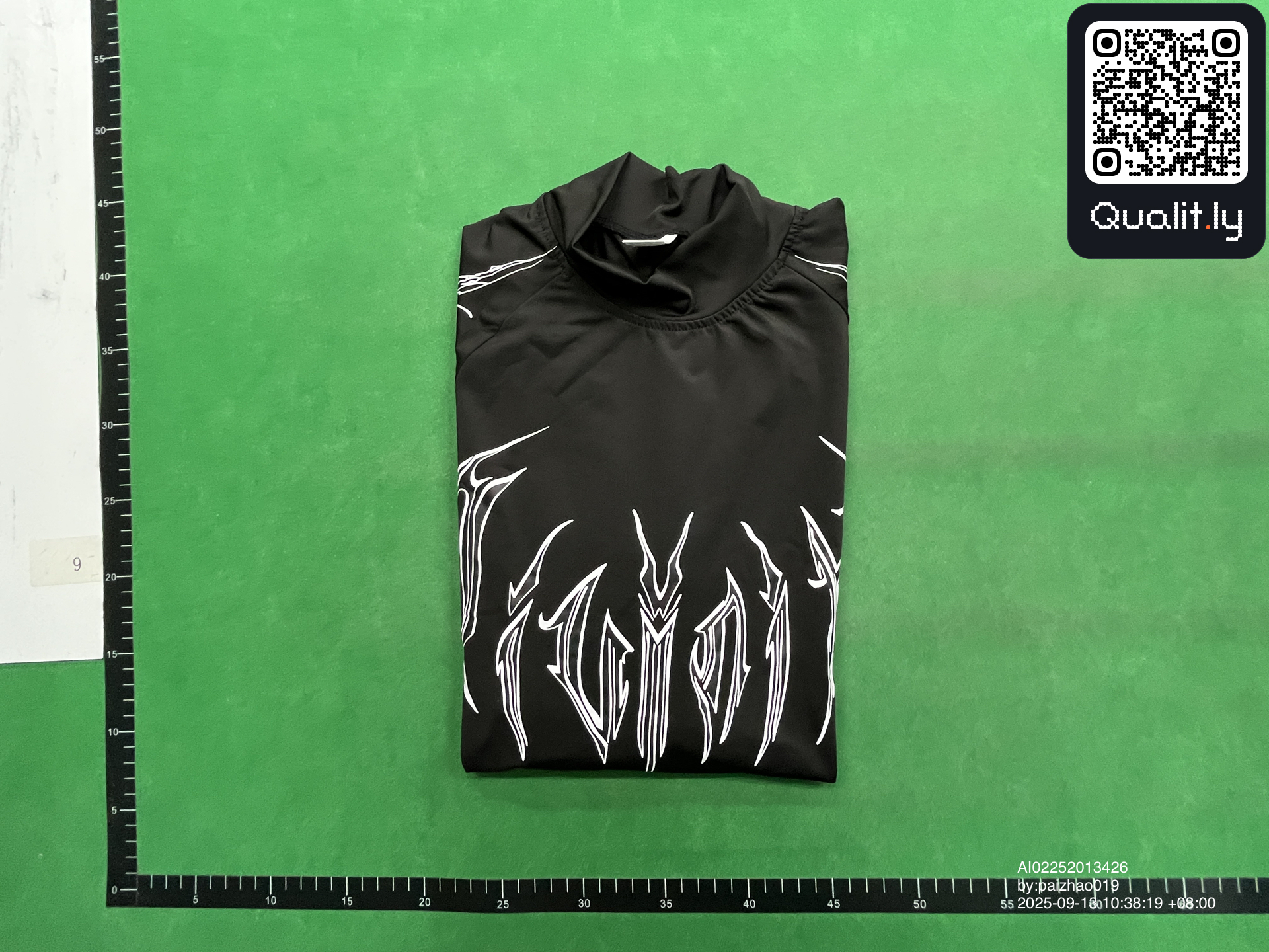 T-shirt — QC-foto 1 van 8
