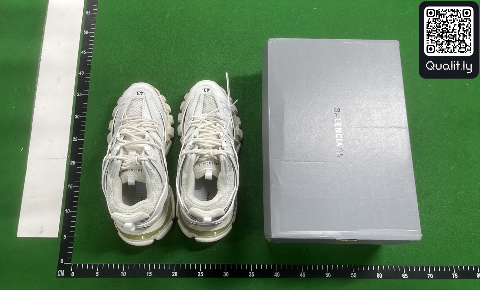Sneaker — QC-Foto 1 von 12