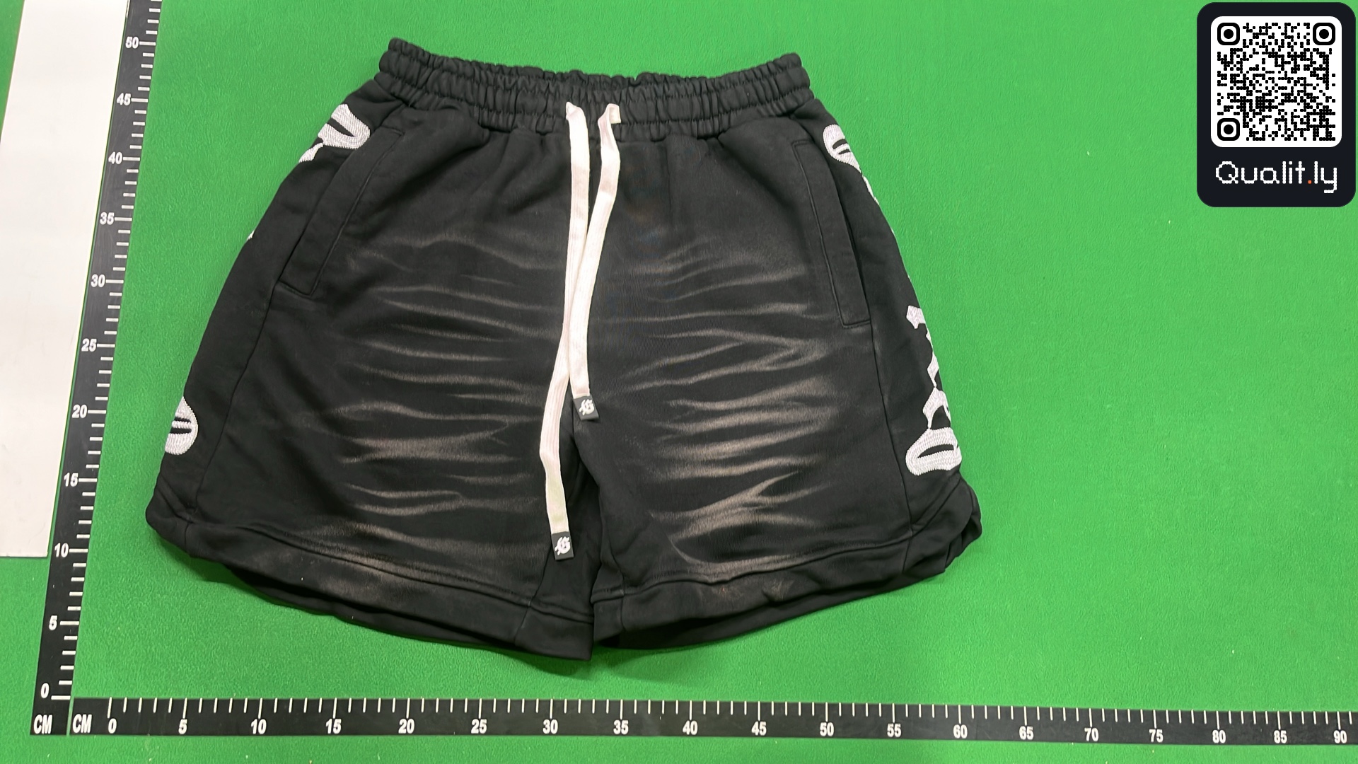 Shorts QC photo 2 of 8