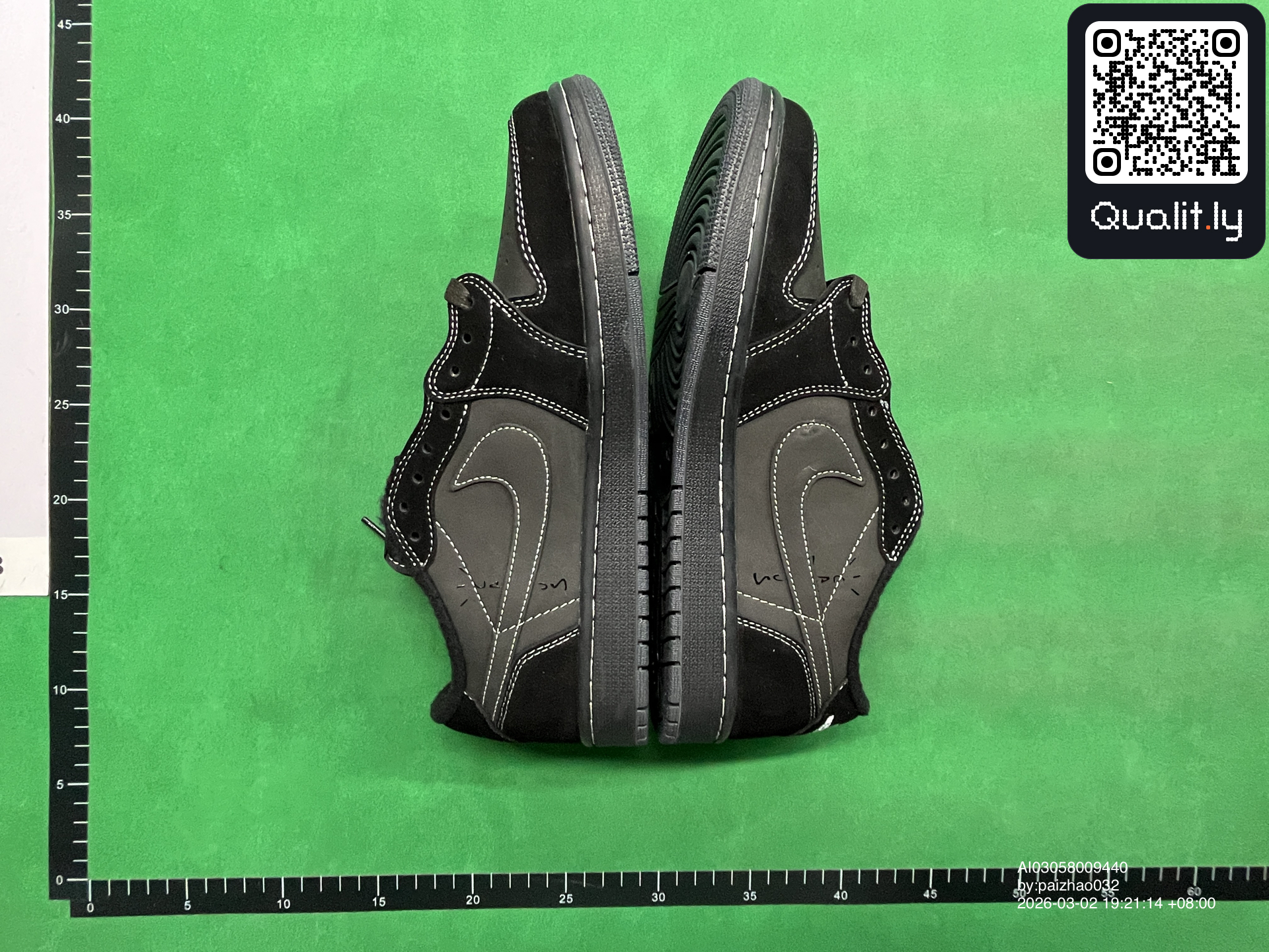 Sneakers QC photo 3 of 6