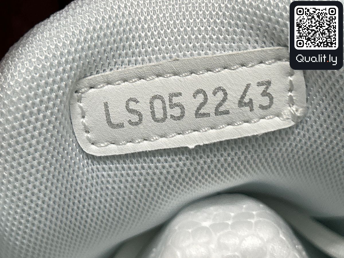Sneaker — QC-Foto 3 von 14