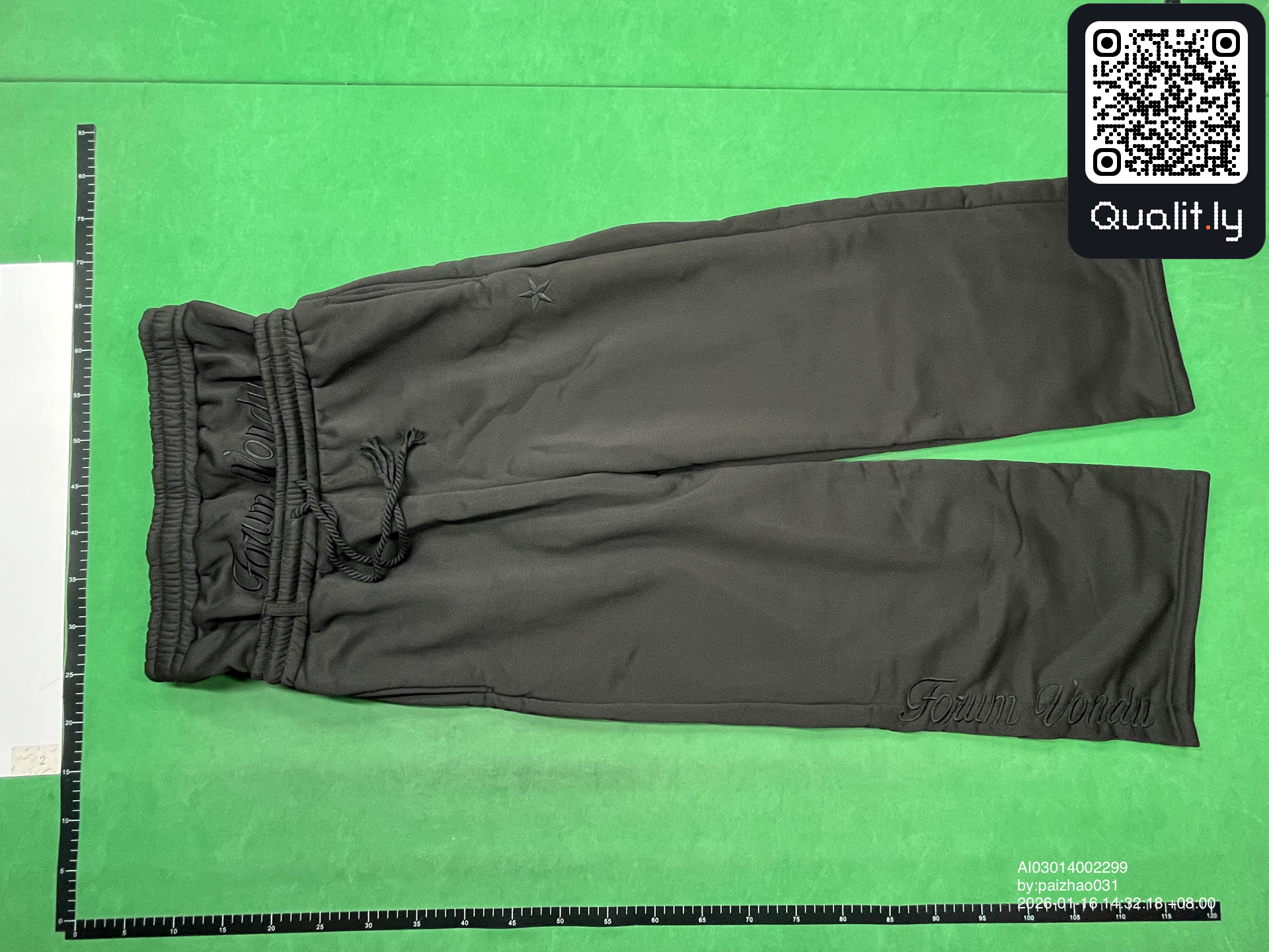 长裤 QC 照片 3 / 8